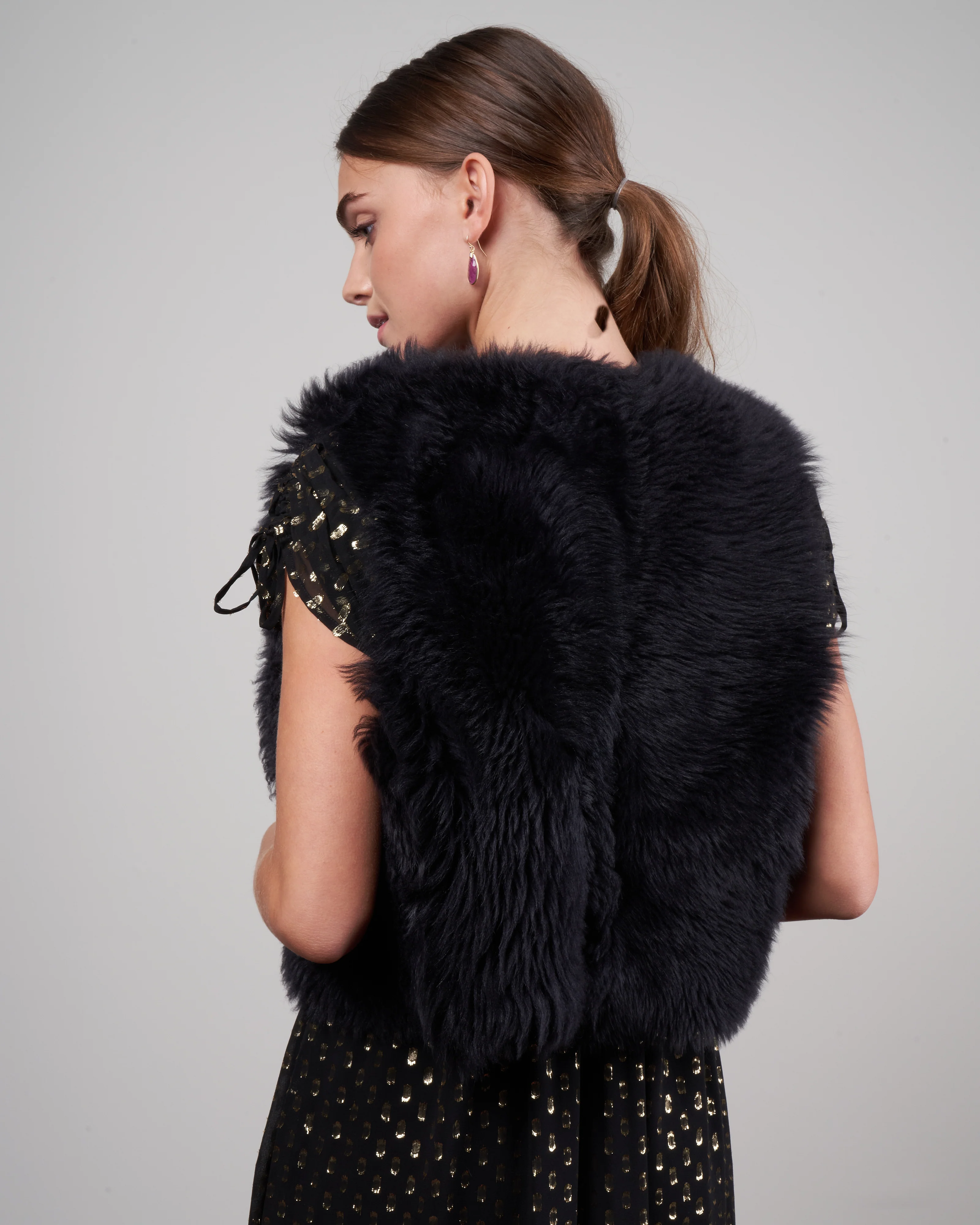 curly toscana cropped vneck gilet - black - Image 5
