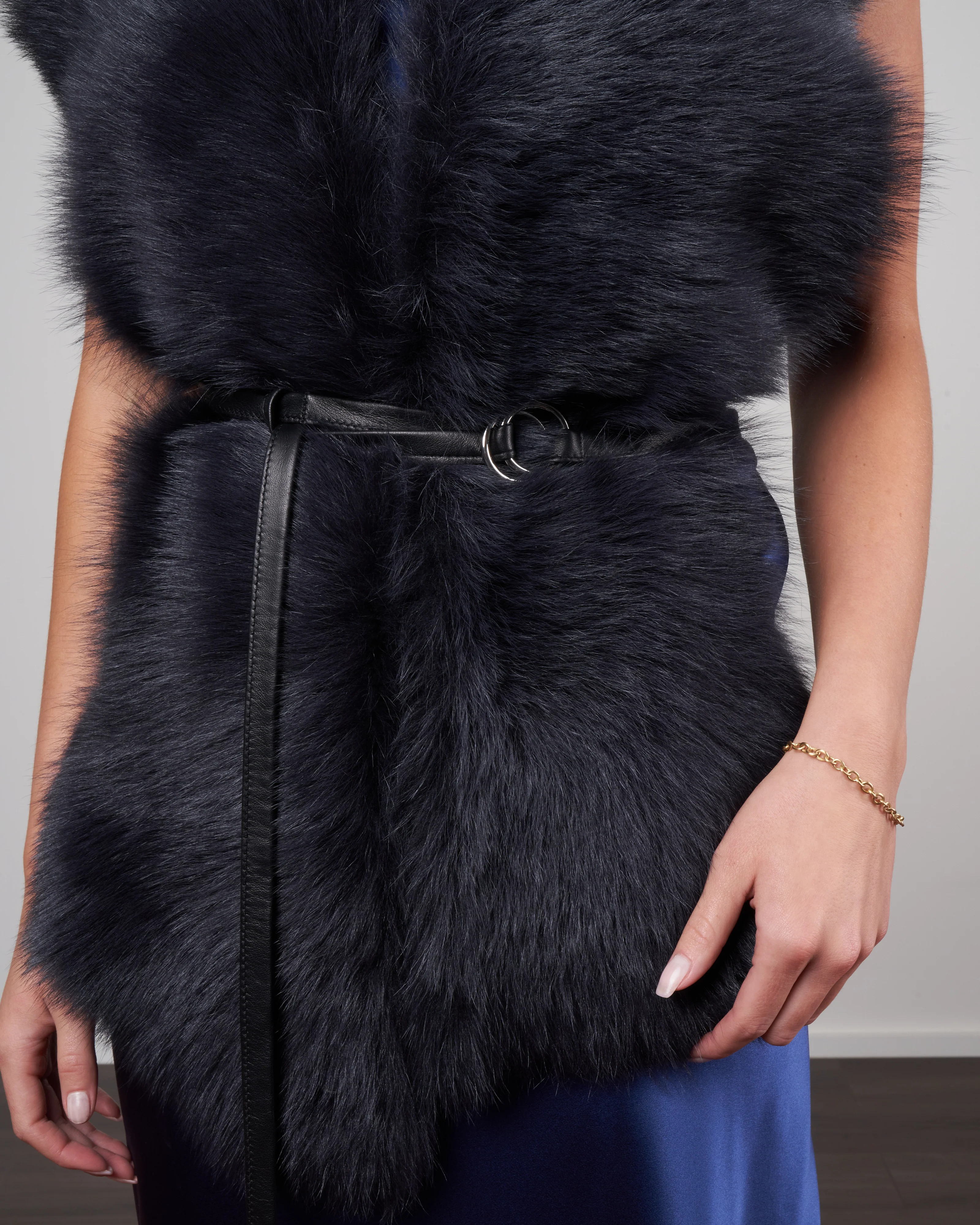 long shearling scarf with detachable belt - black - Image 6