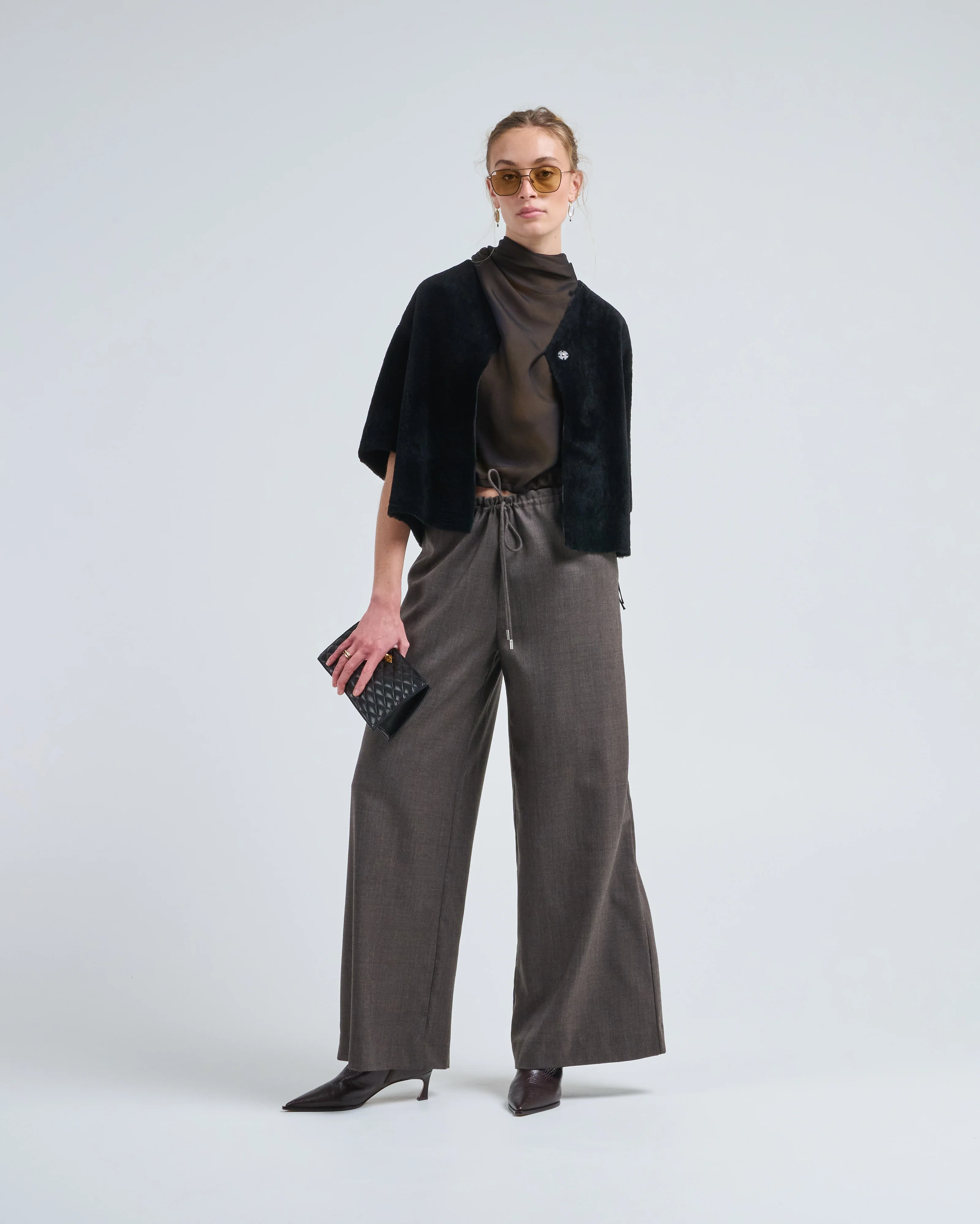 short sleeve v neck cardigan - Image 4