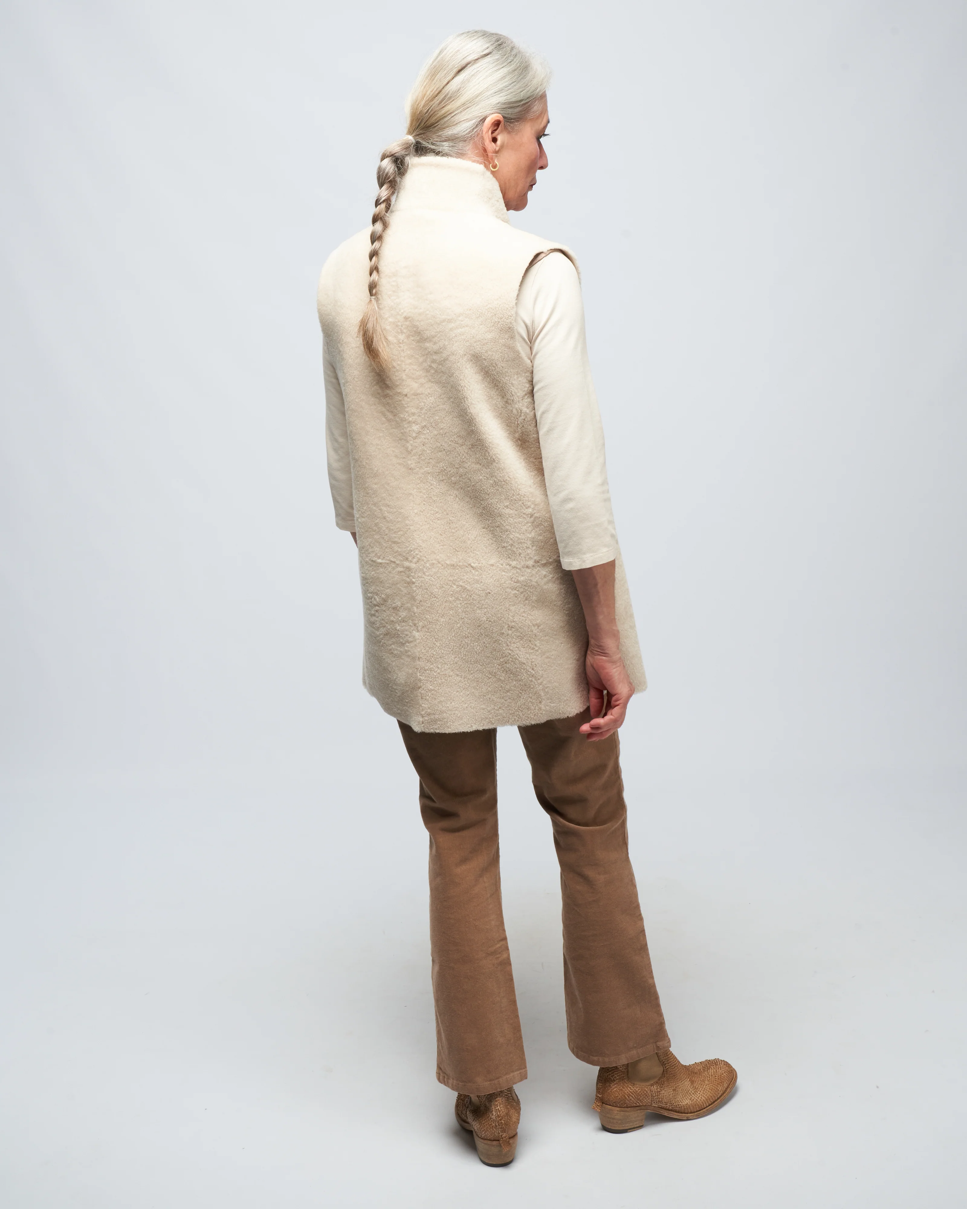 short stand collar gilet - Image 4