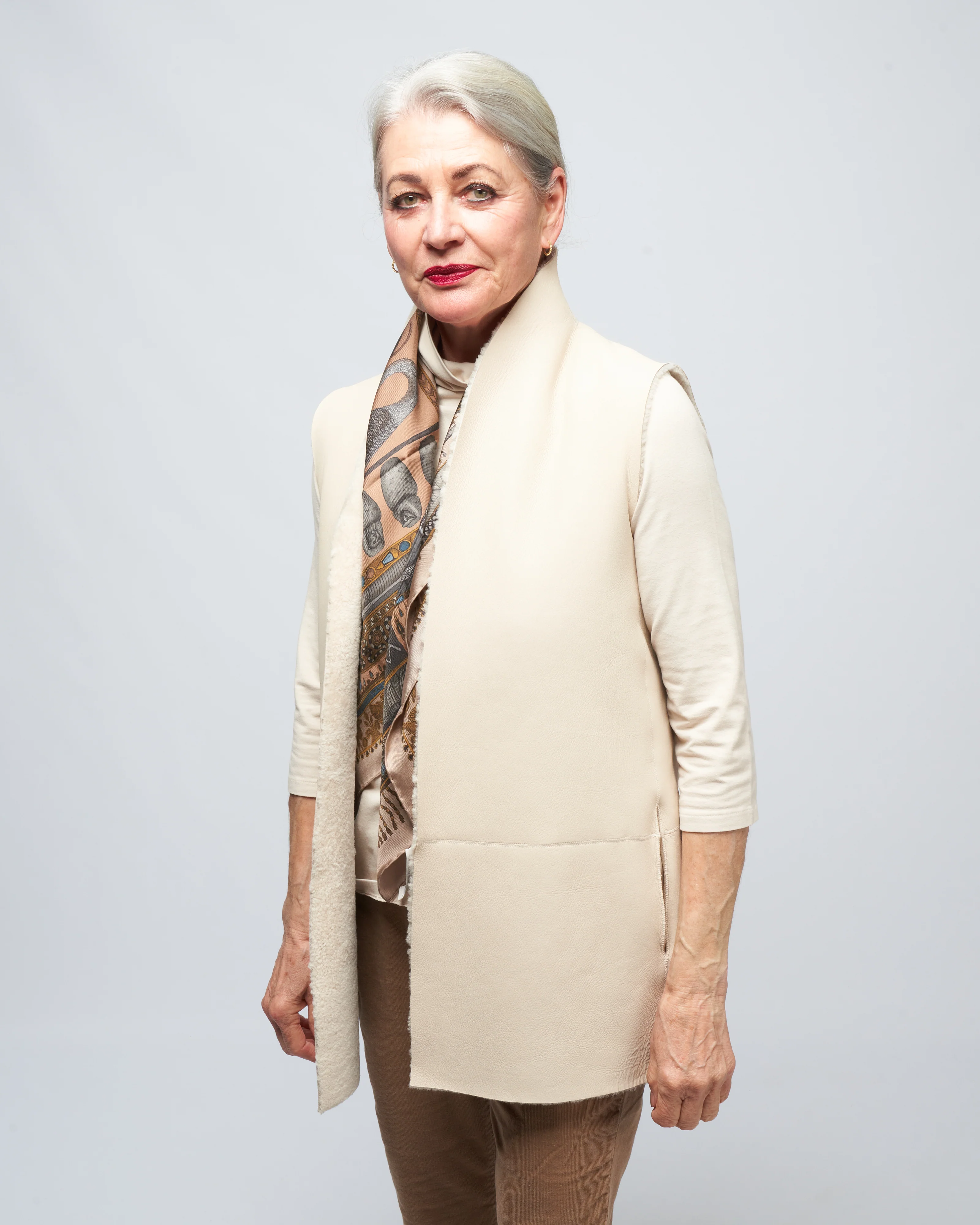 short stand collar gilet - Image 6