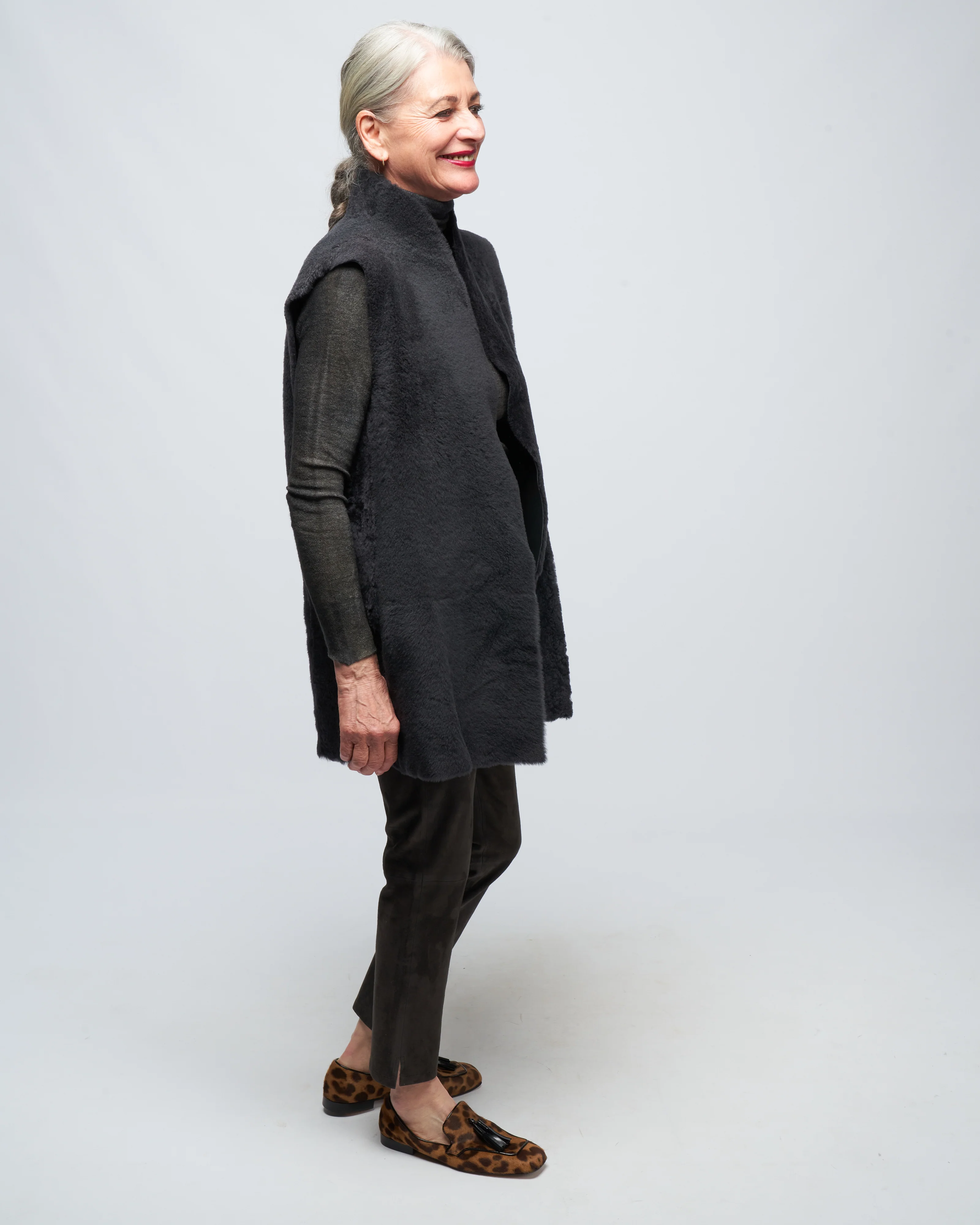 short stand collar shearling gilet - graphite - Image 2