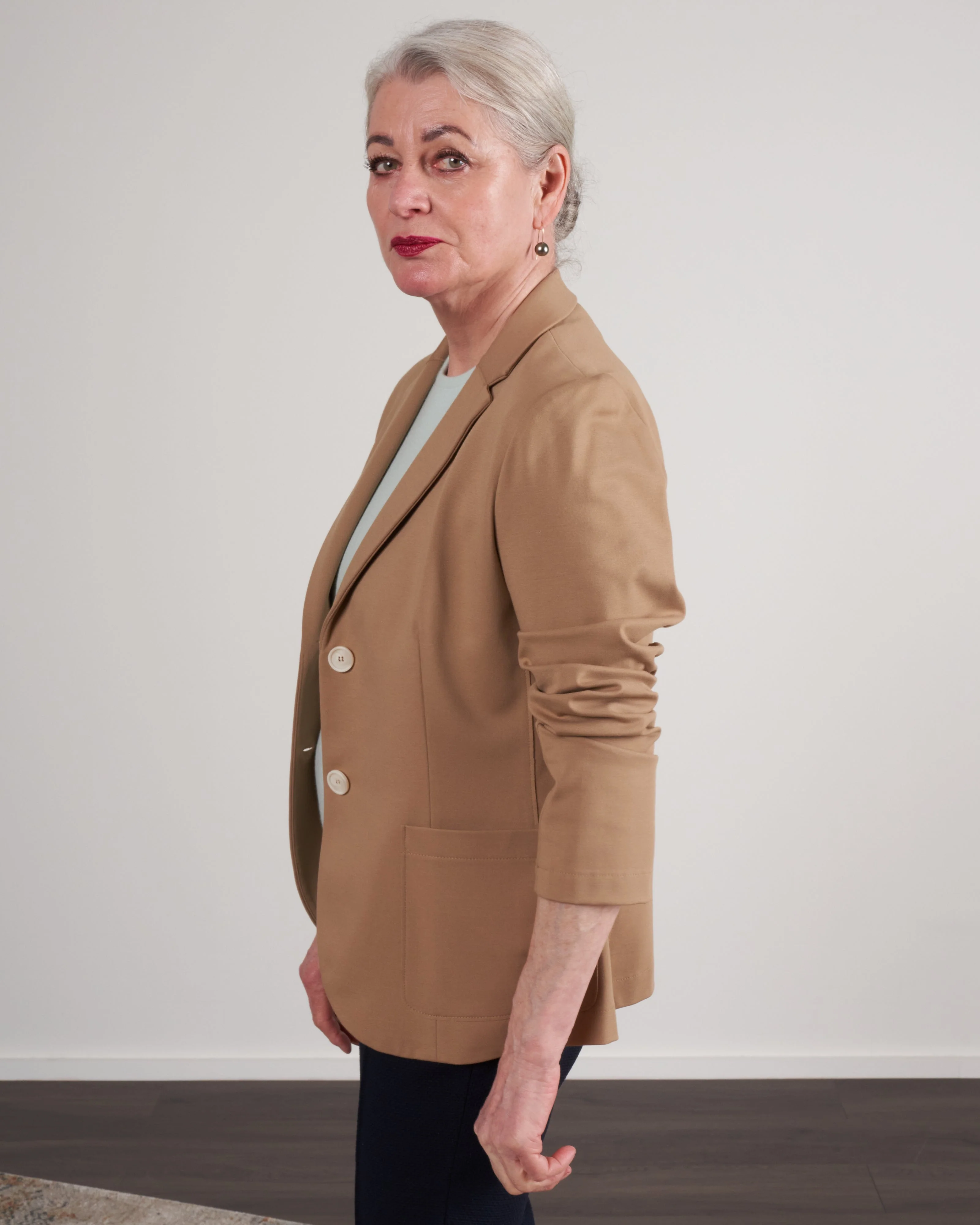 women fitted blazer techno viscose - tan - Image 3
