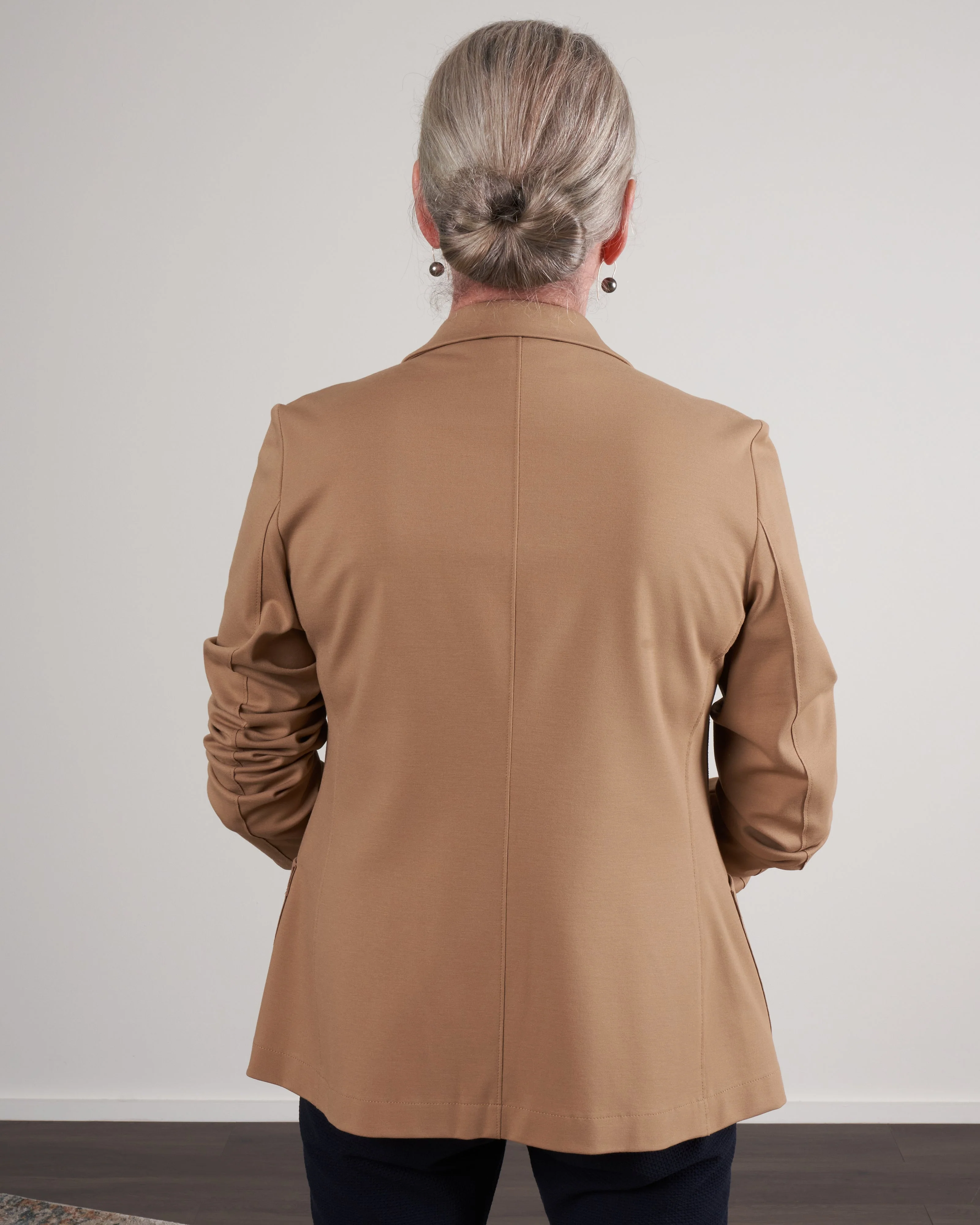 women fitted blazer techno viscose - tan - Image 4