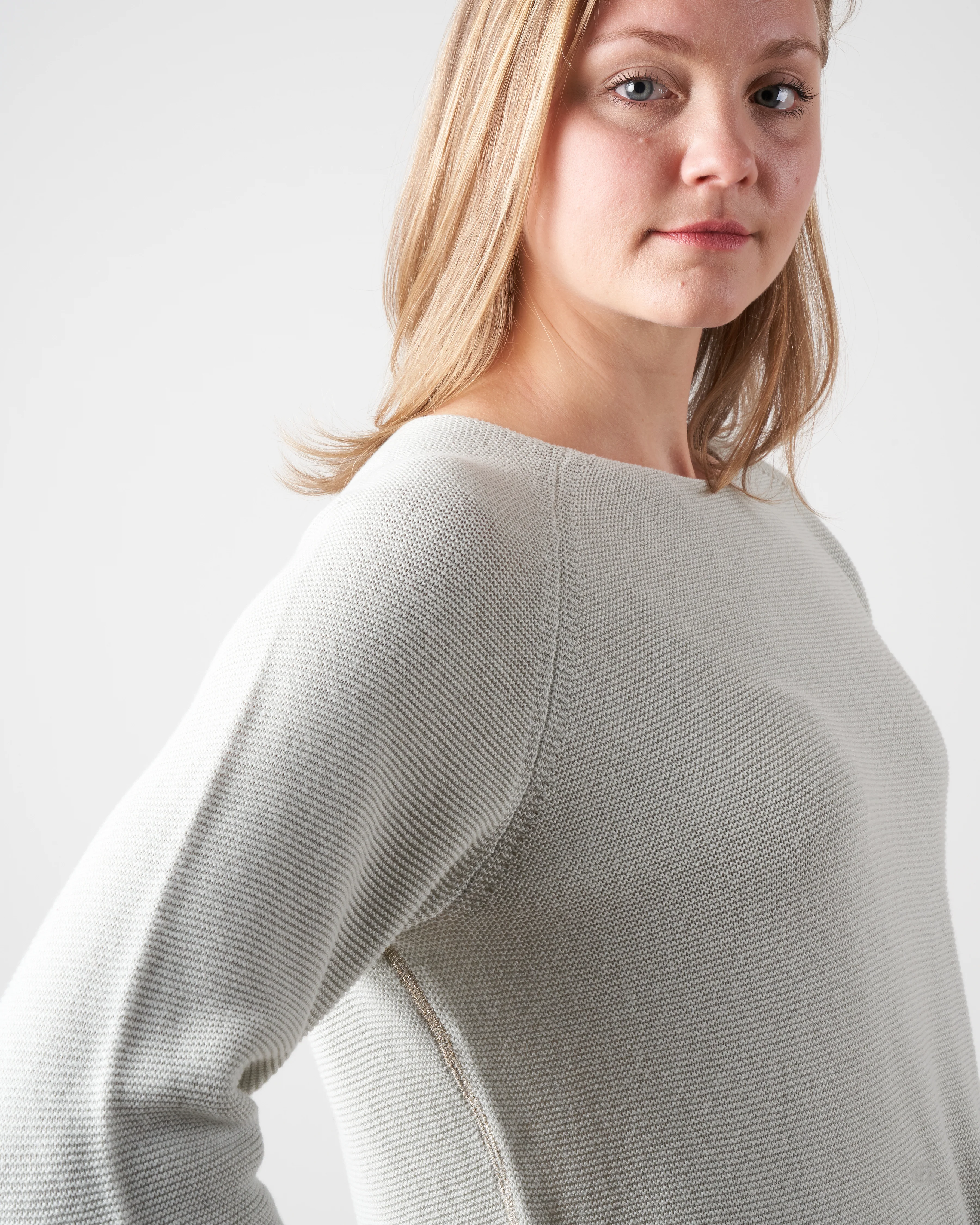 roundneck pullover - sage - Image 4