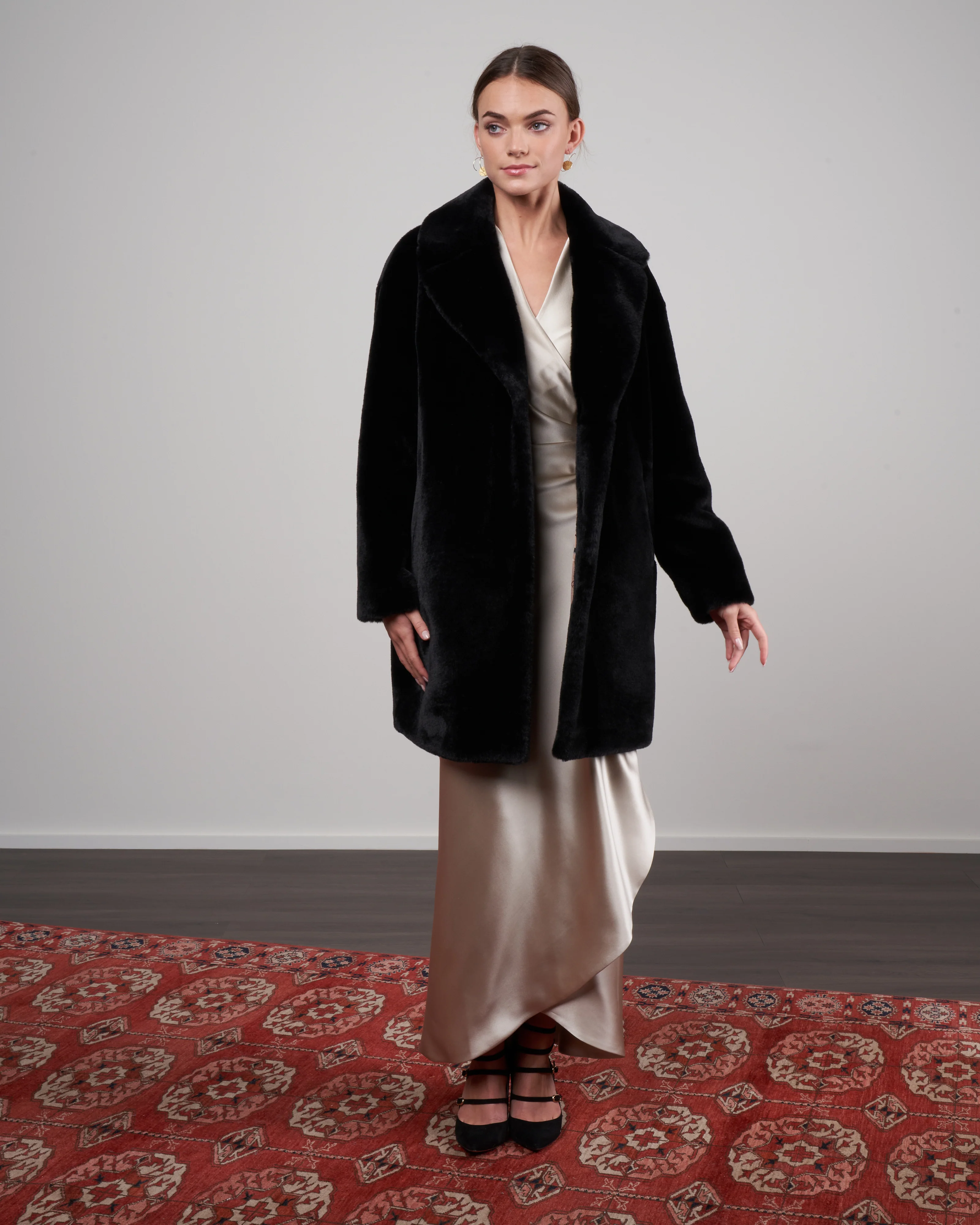 faux fur oversized topper w/ foulard lining - nero 9300 - Image 3