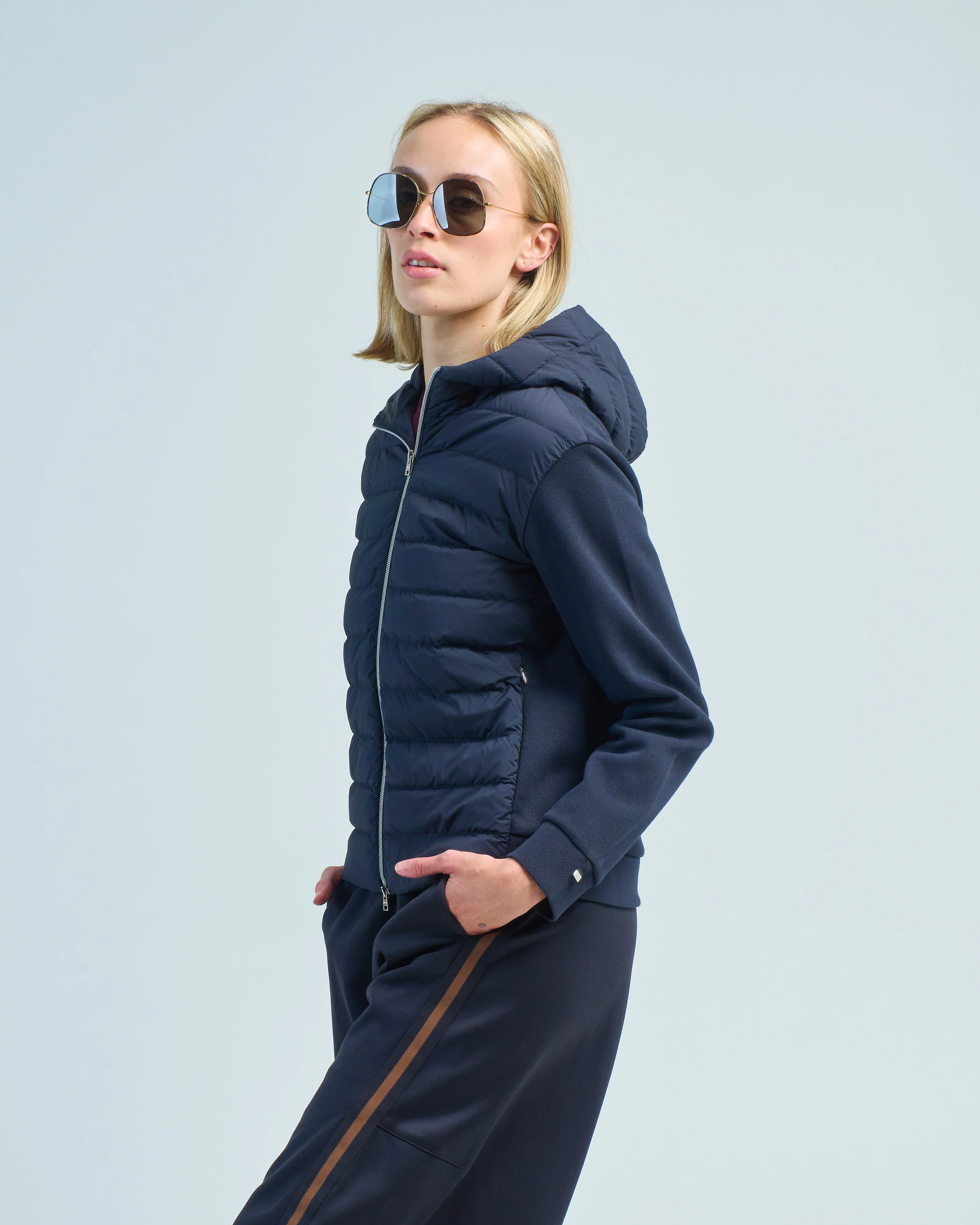hooded sweatshirt w/ nylon quilted front - Image 3
