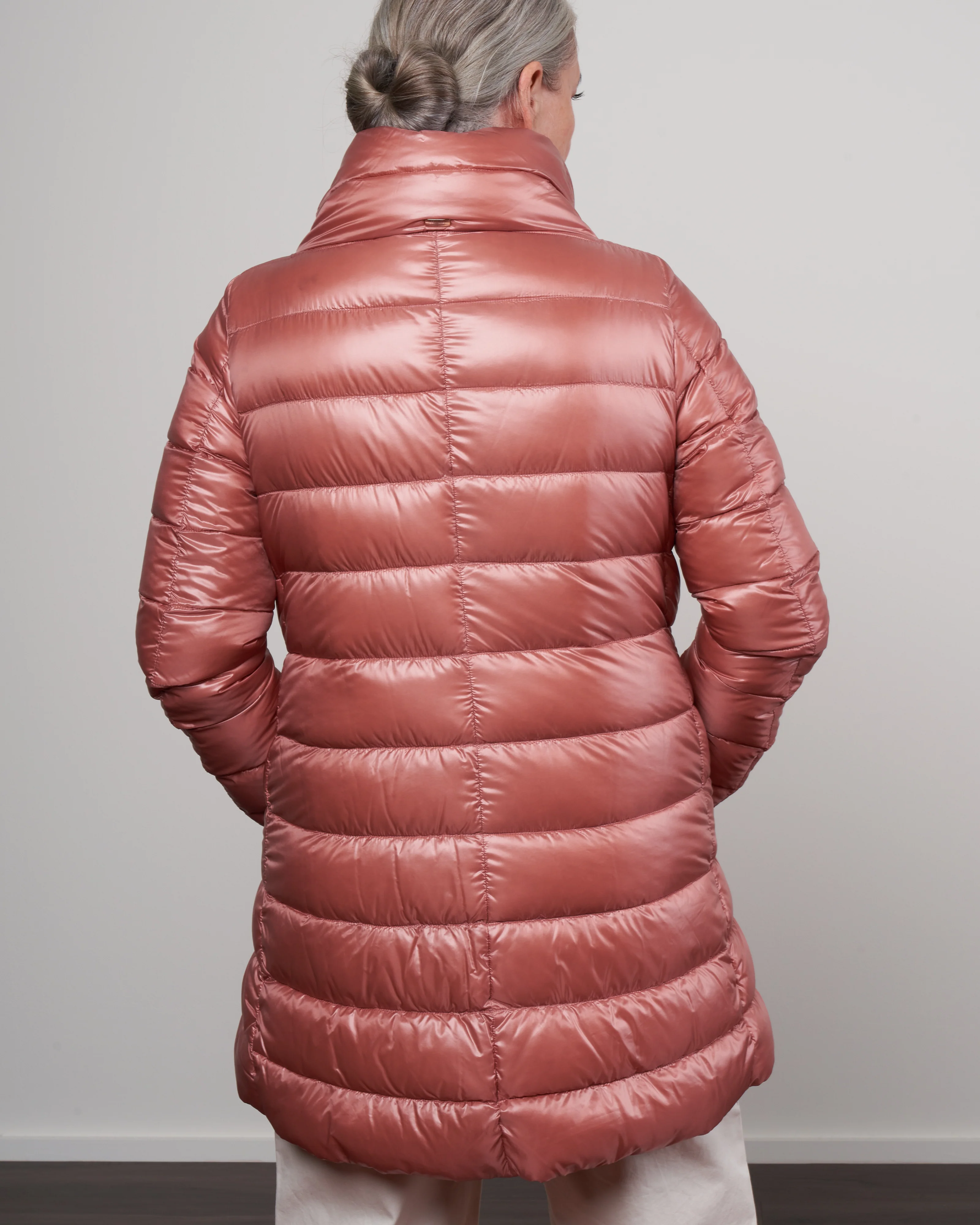 iconico nylon ultralight a-line, hi-lo coat - rosa - Image 3