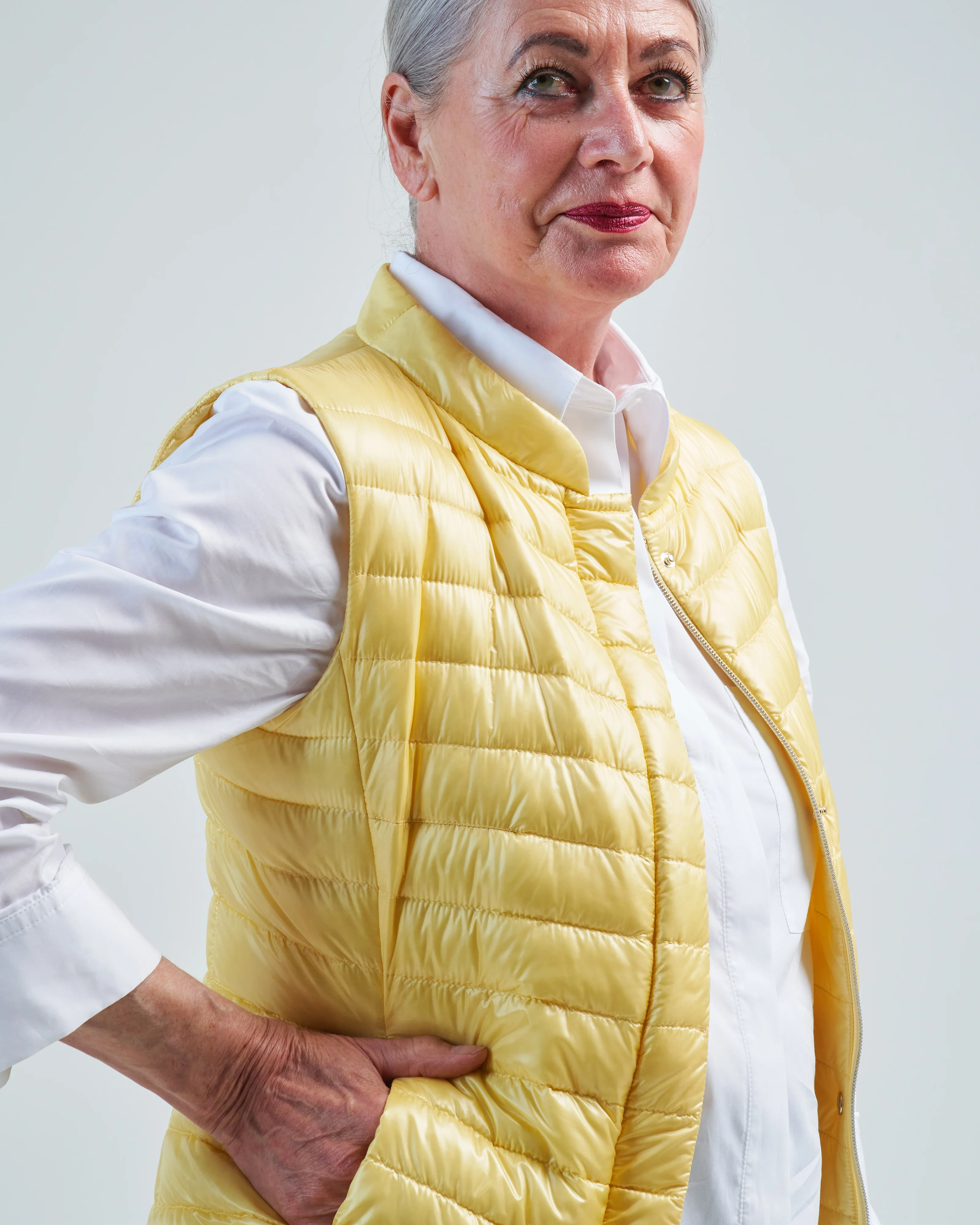 iconico vera classic nylon fitted vest - Image 5