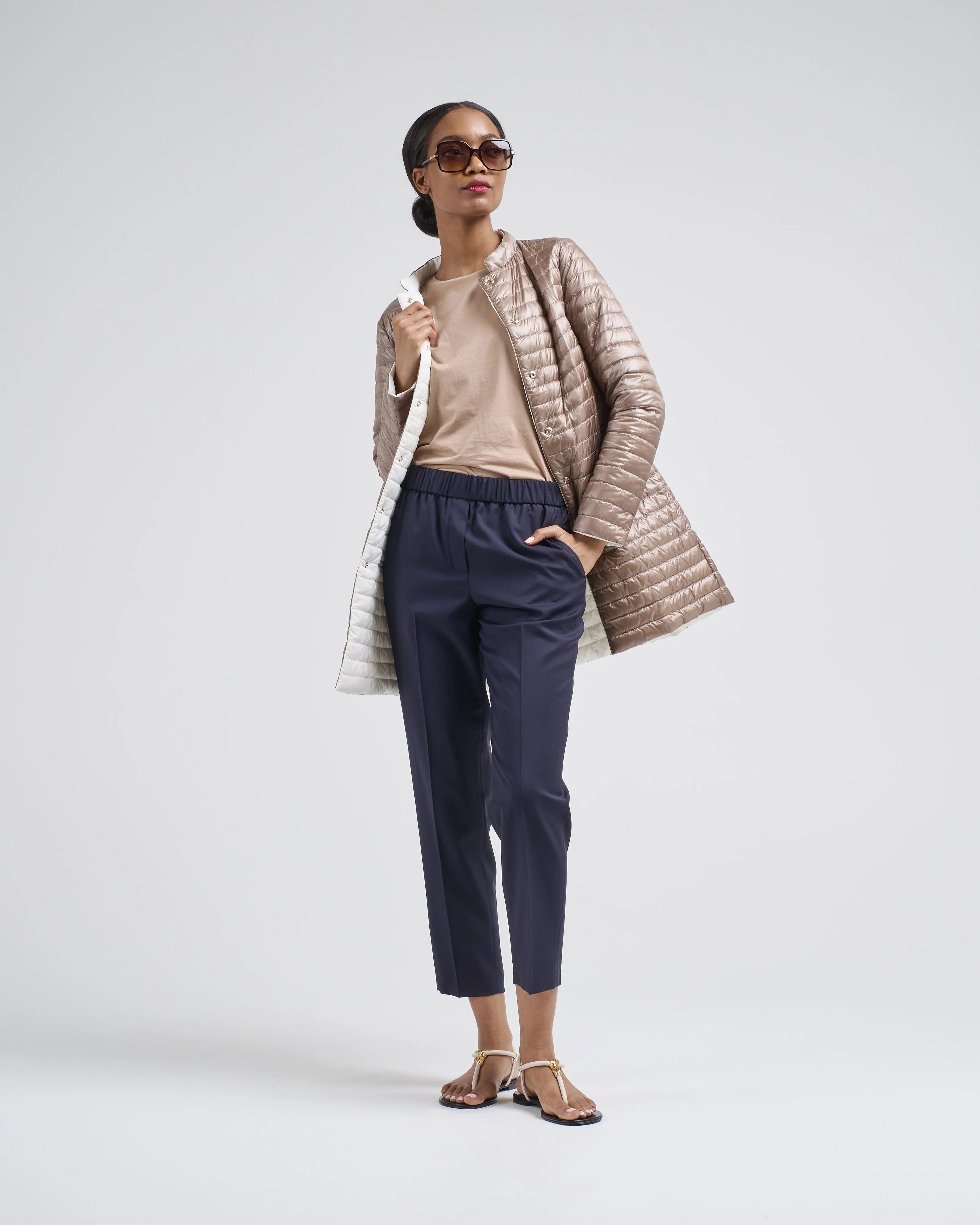 matte to shiny nylon reversible a-shape quilted coat - Image 4