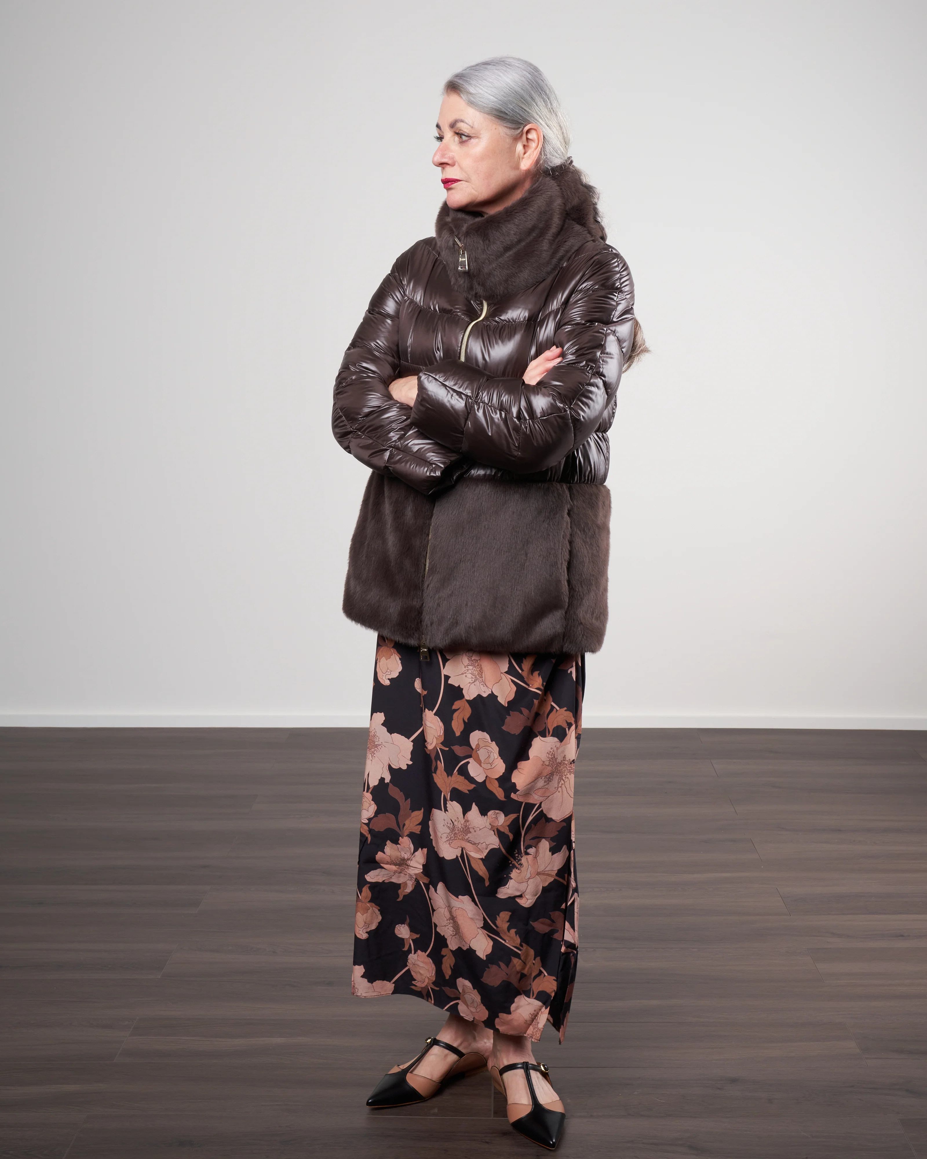 nylon ultralight short jacket w/ faux fur hem & collar - fondente - Image 2
