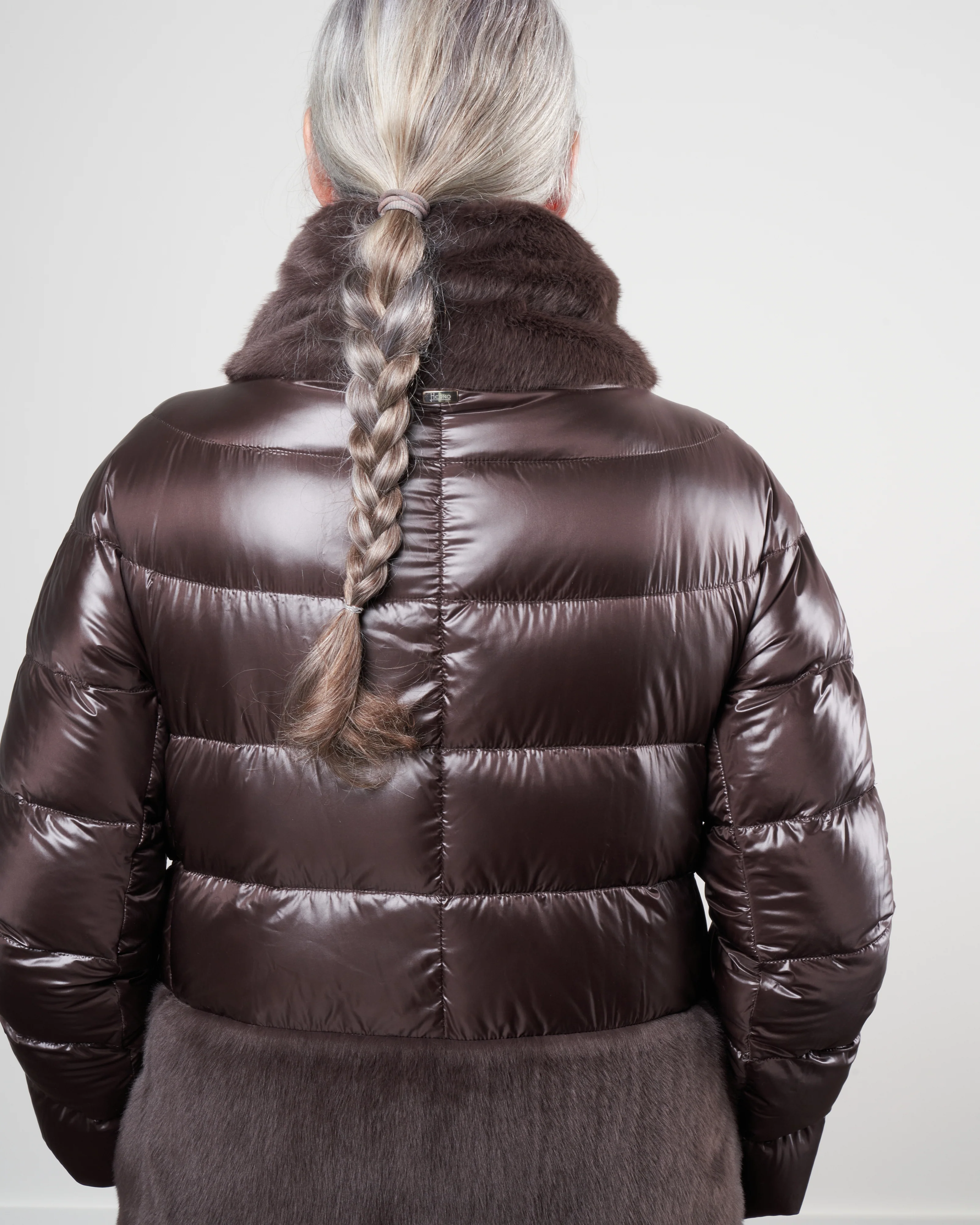 nylon ultralight short jacket w/ faux fur hem & collar - fondente - Image 4