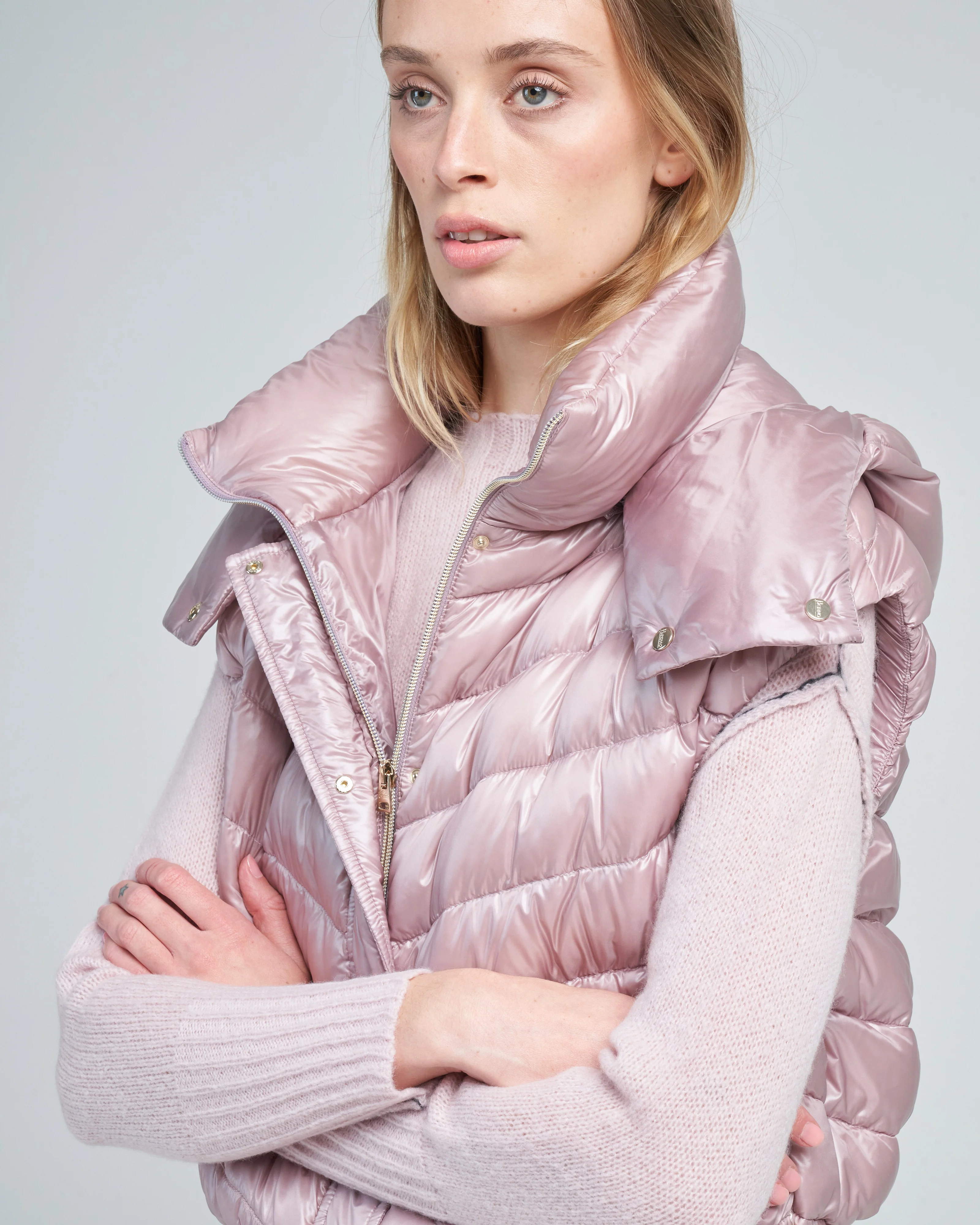 nylon ultralight chevron cropped hooded vest - Image 5