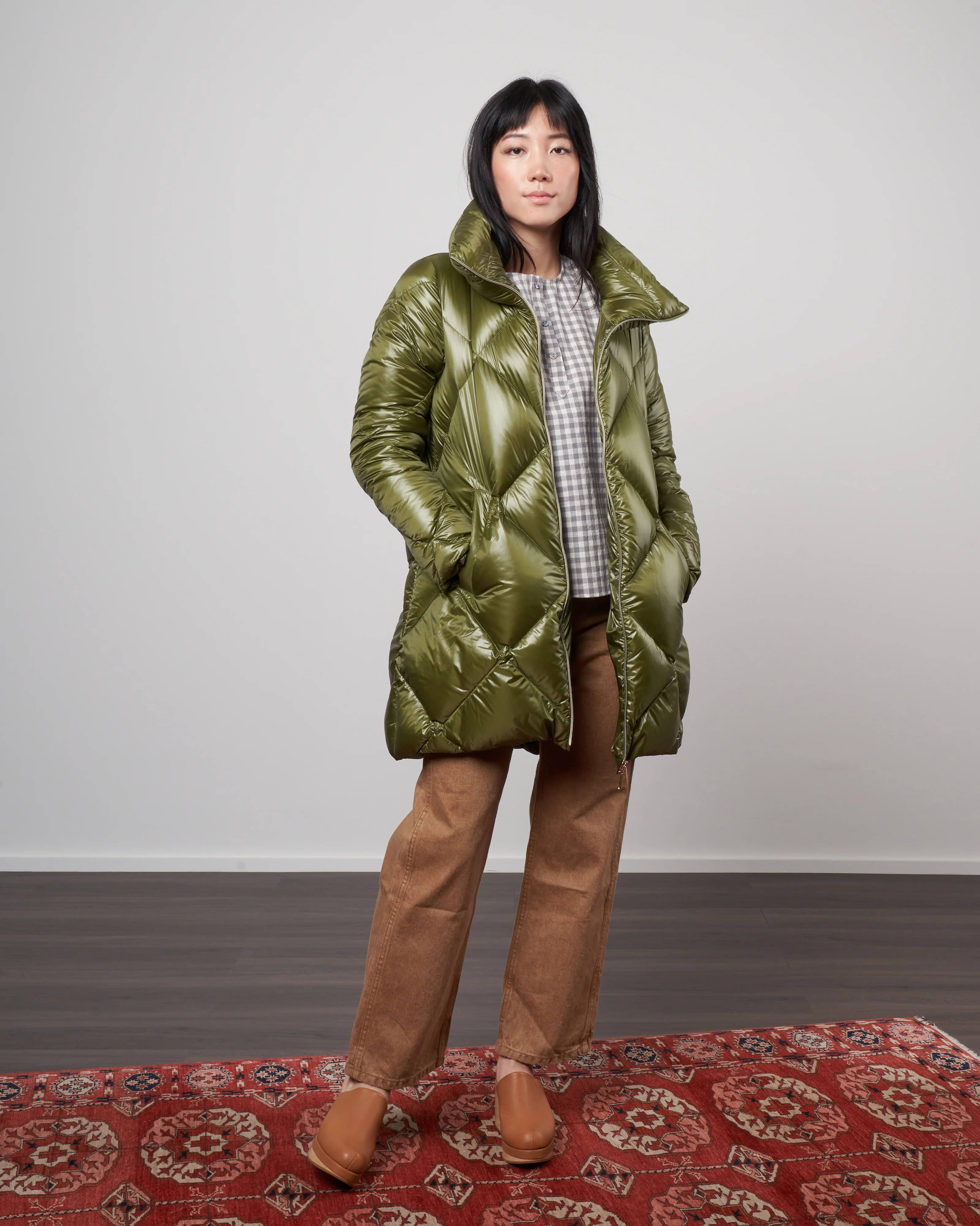 nylon ultralight diamond quilt a-line, hi-lo jacket - verde oliva - Image 2