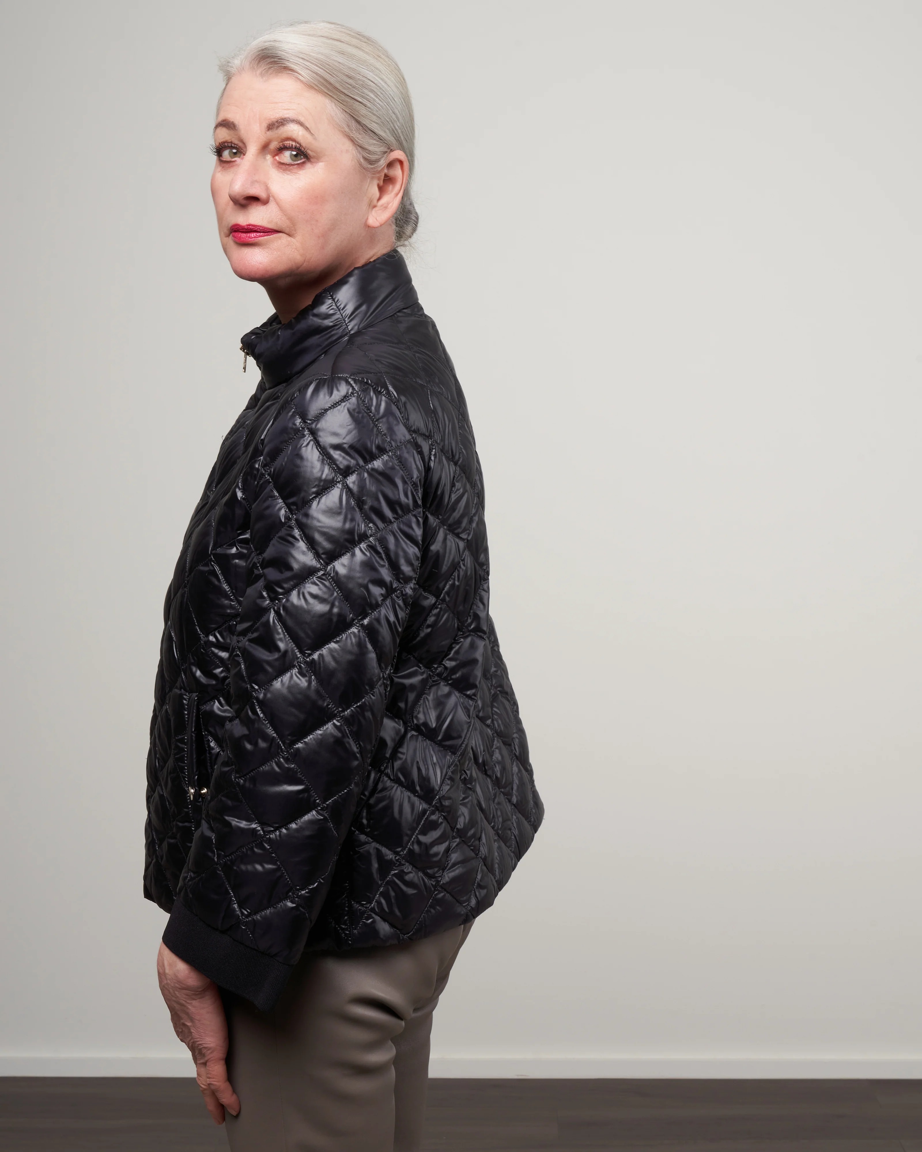 nylon ultralight quilted a-line short jacket - 7730 black - Image 3