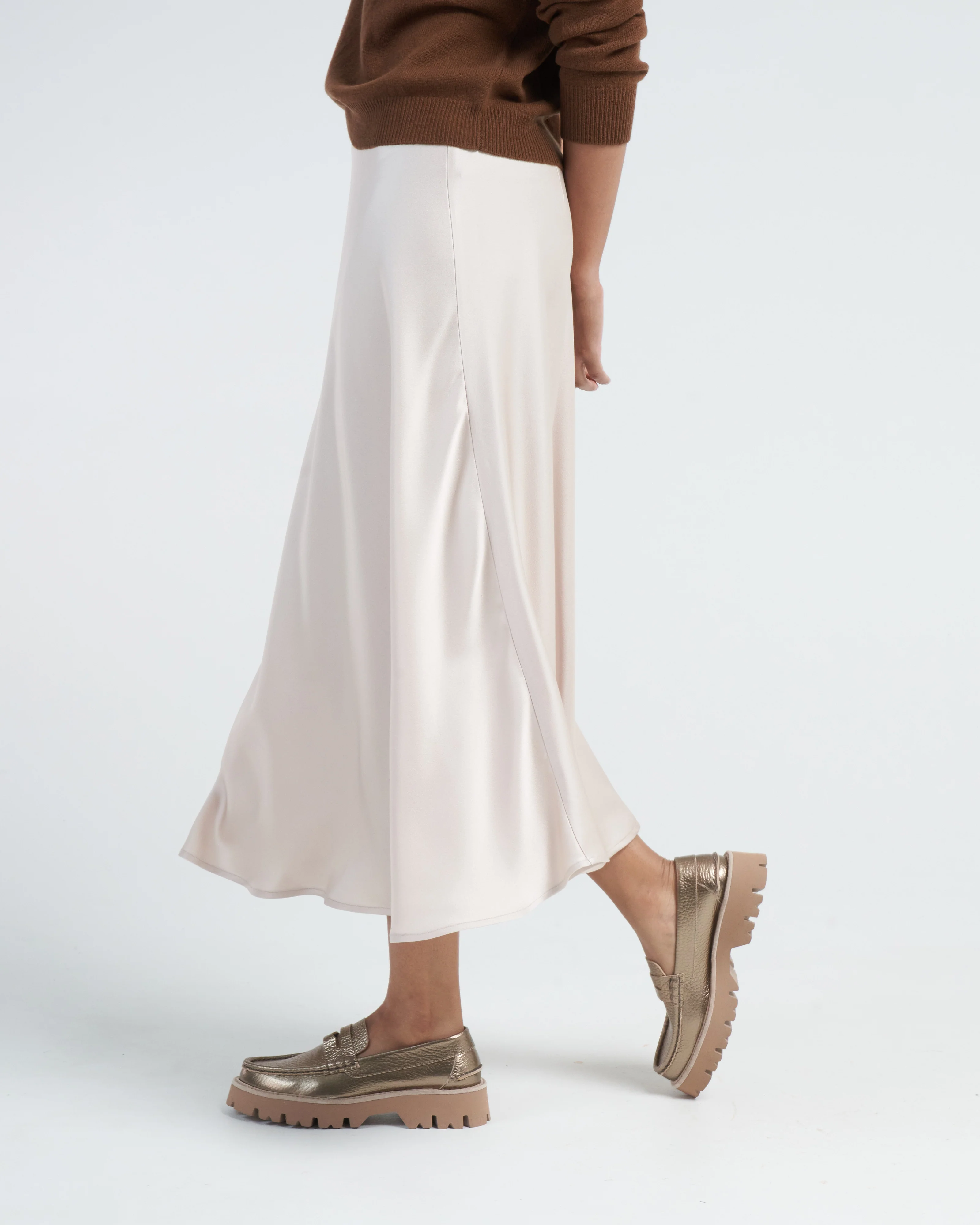 satin long skirt - chantilly - Image 3