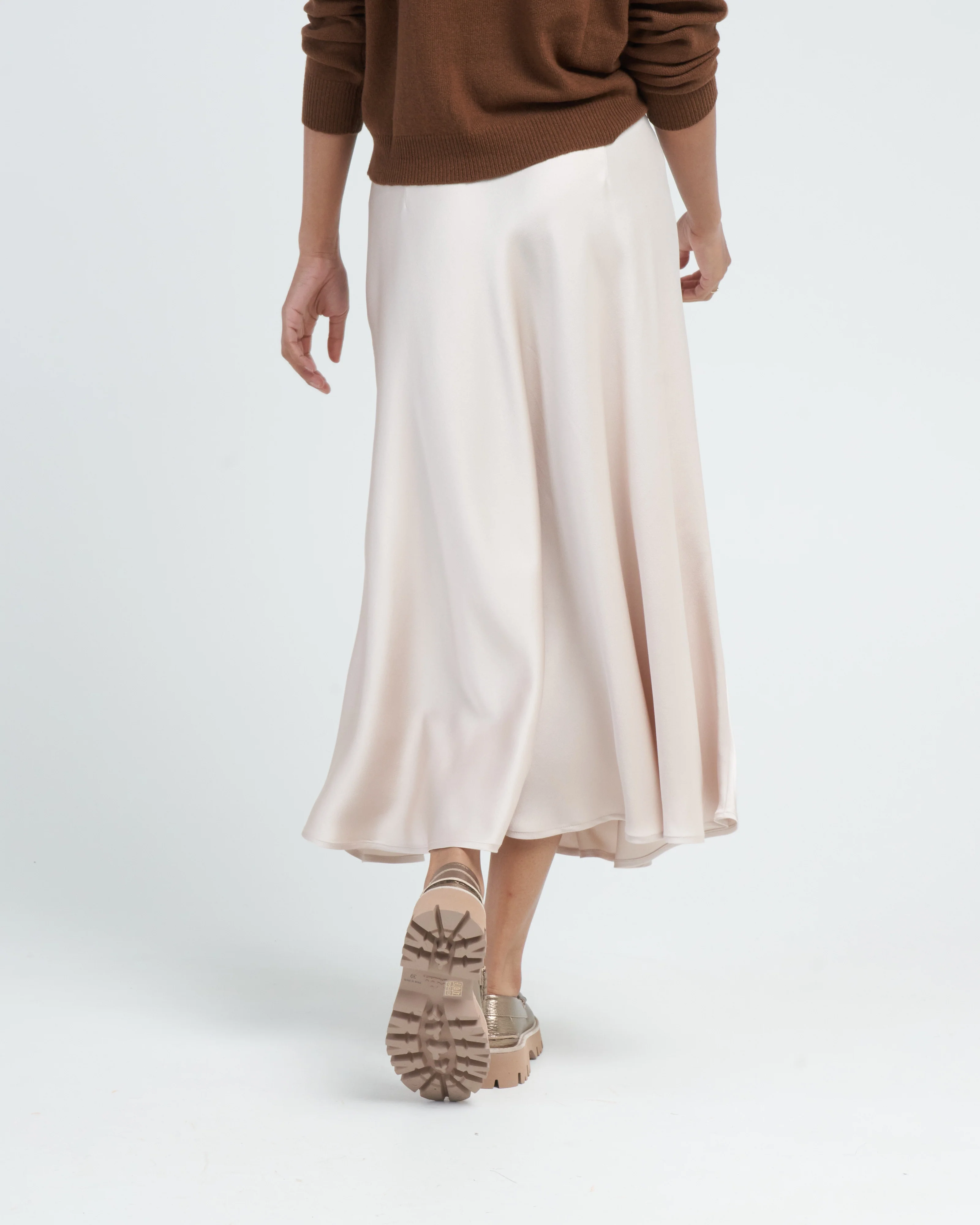 satin long skirt - chantilly - Image 4