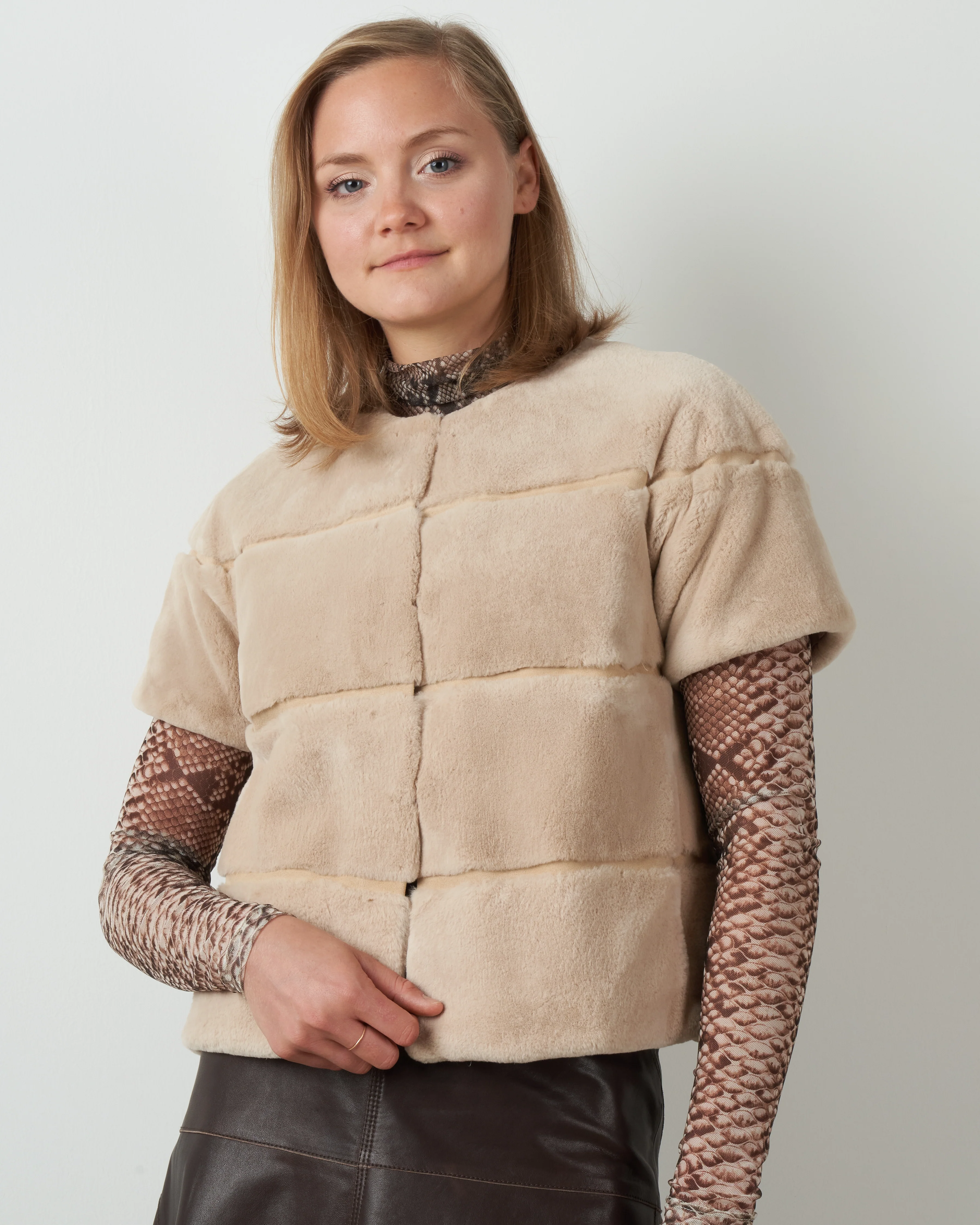 sheared rabbit cap sleeve - chantilly - Image 2