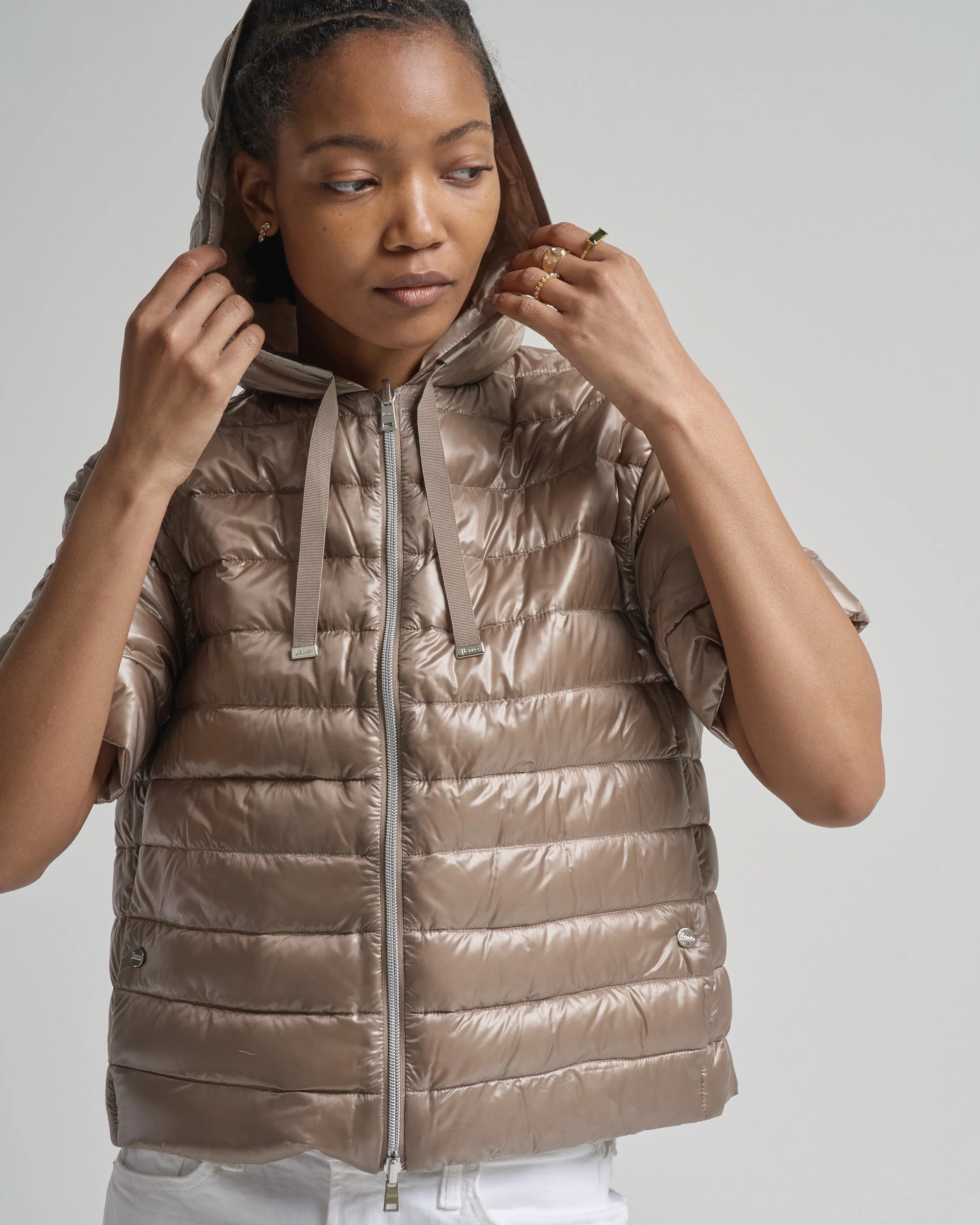 shiny nylon reversible bi color cap sleeve vest with hood - Image 4