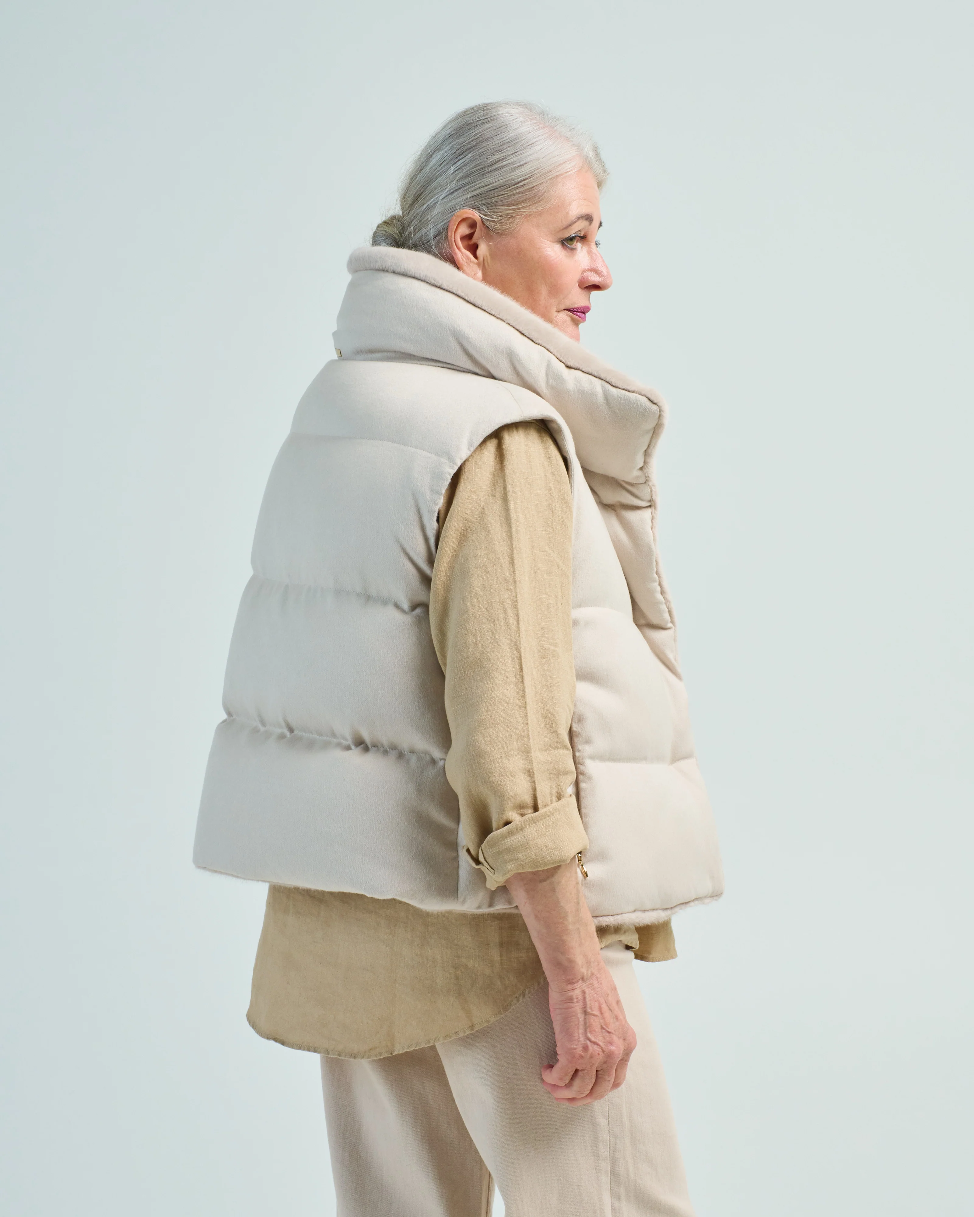 silk/cashmere quilted vest w/ faux fur - Image 5