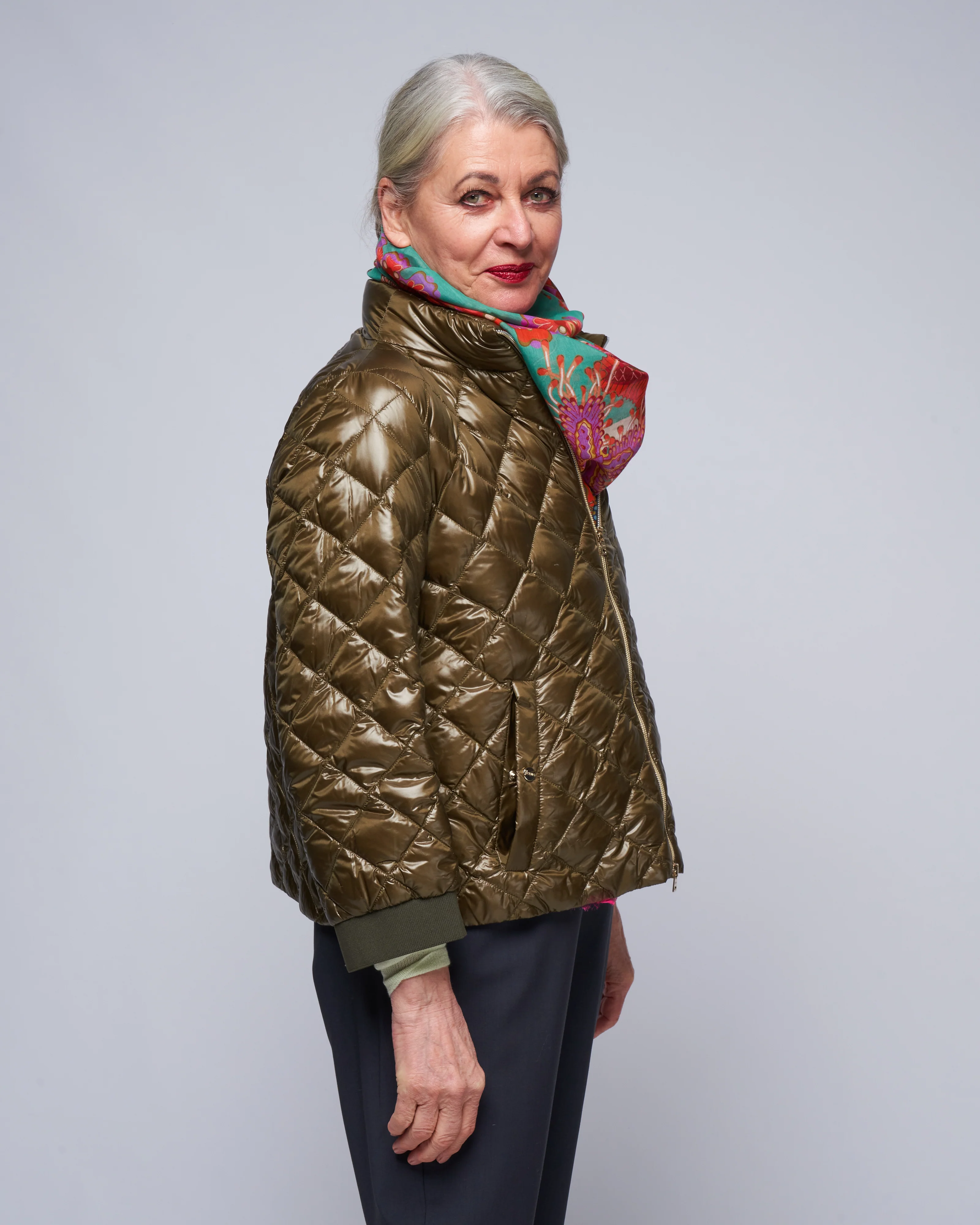 ultralight quilted a-line short jacket - military - Image 3