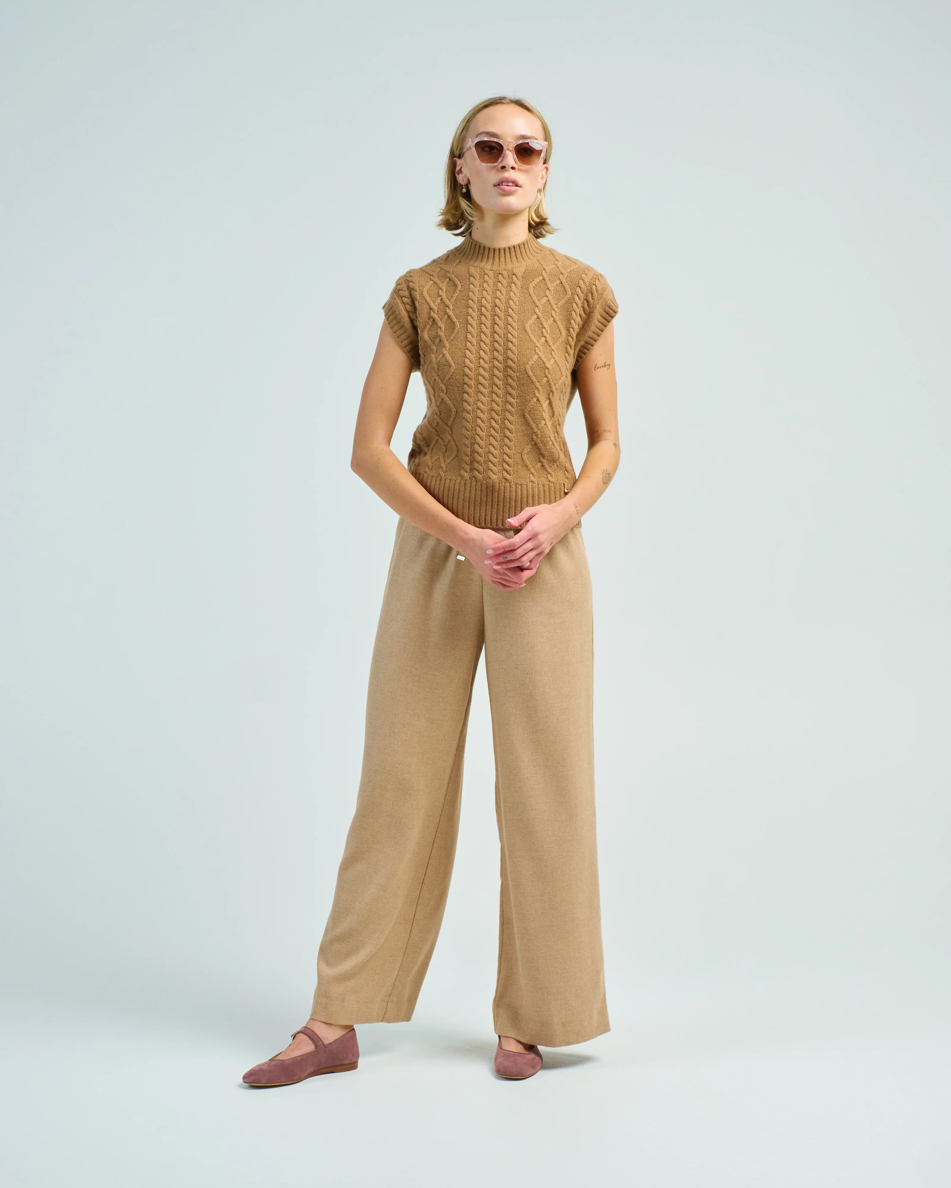 wool/cash blend cable vest w/ crew neck - Image 2