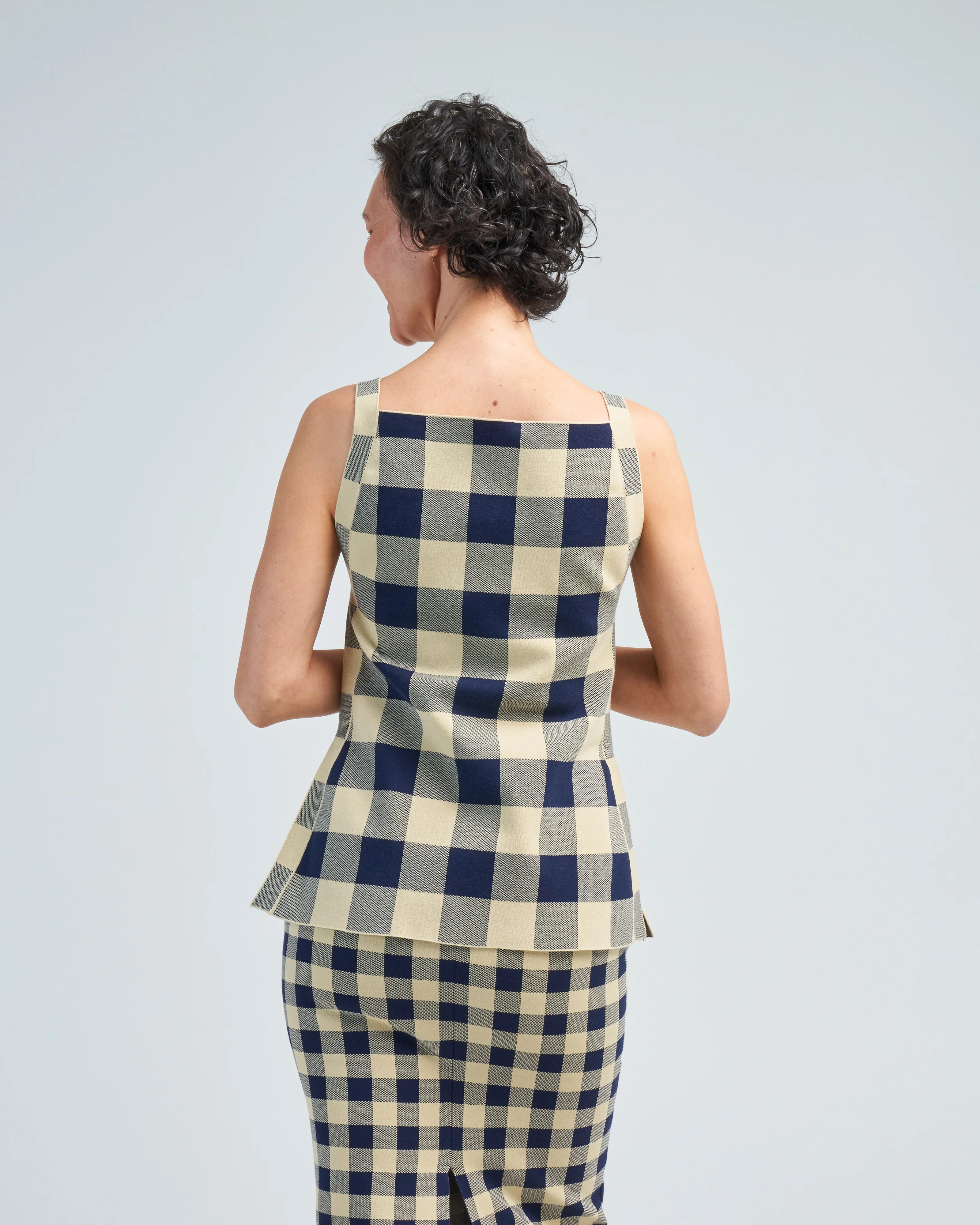 gingham asher apron - Image 4
