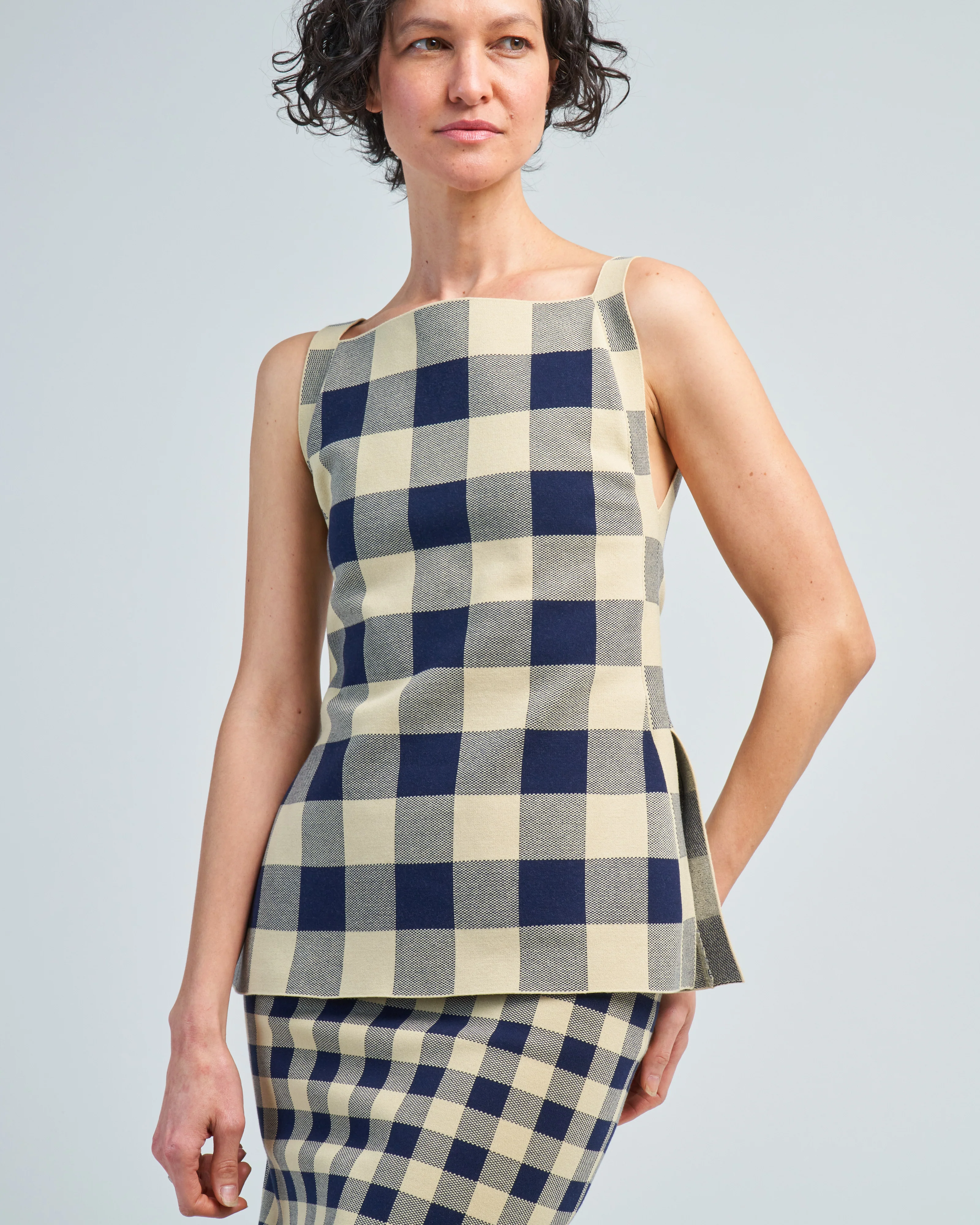 gingham asher apron - Image 5