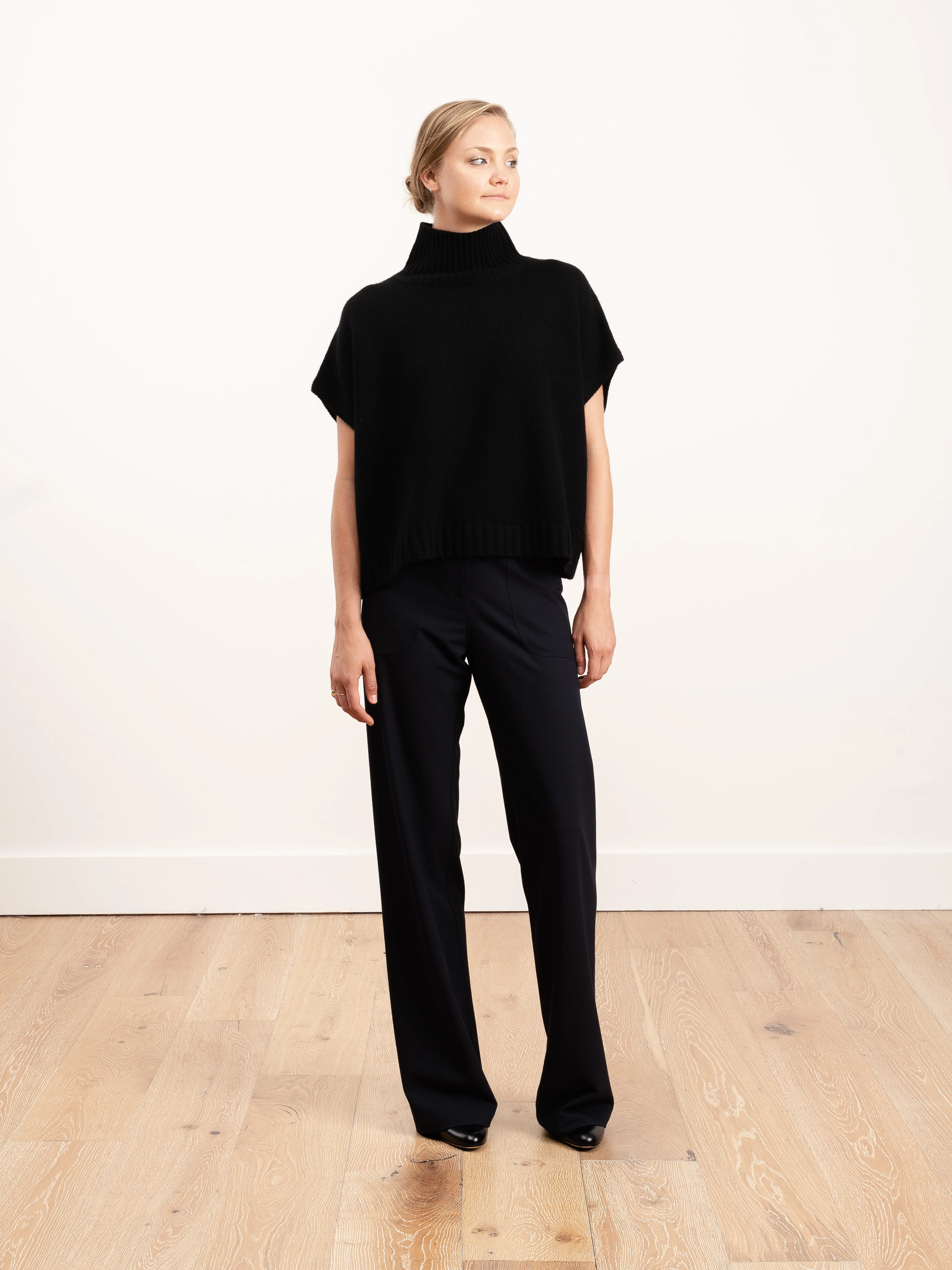 high collar short cape - black - Image 2