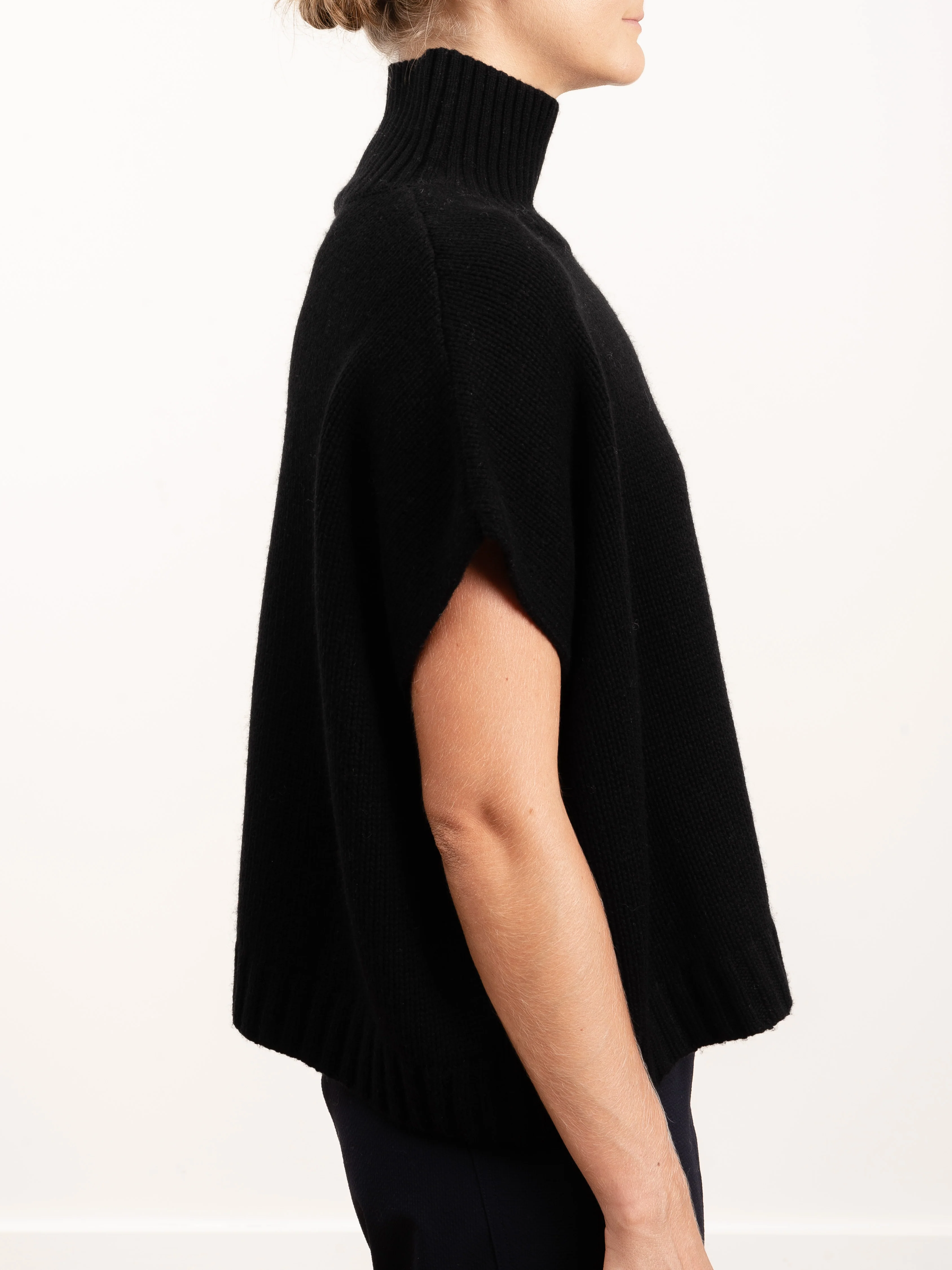 high collar short cape - black - Image 6