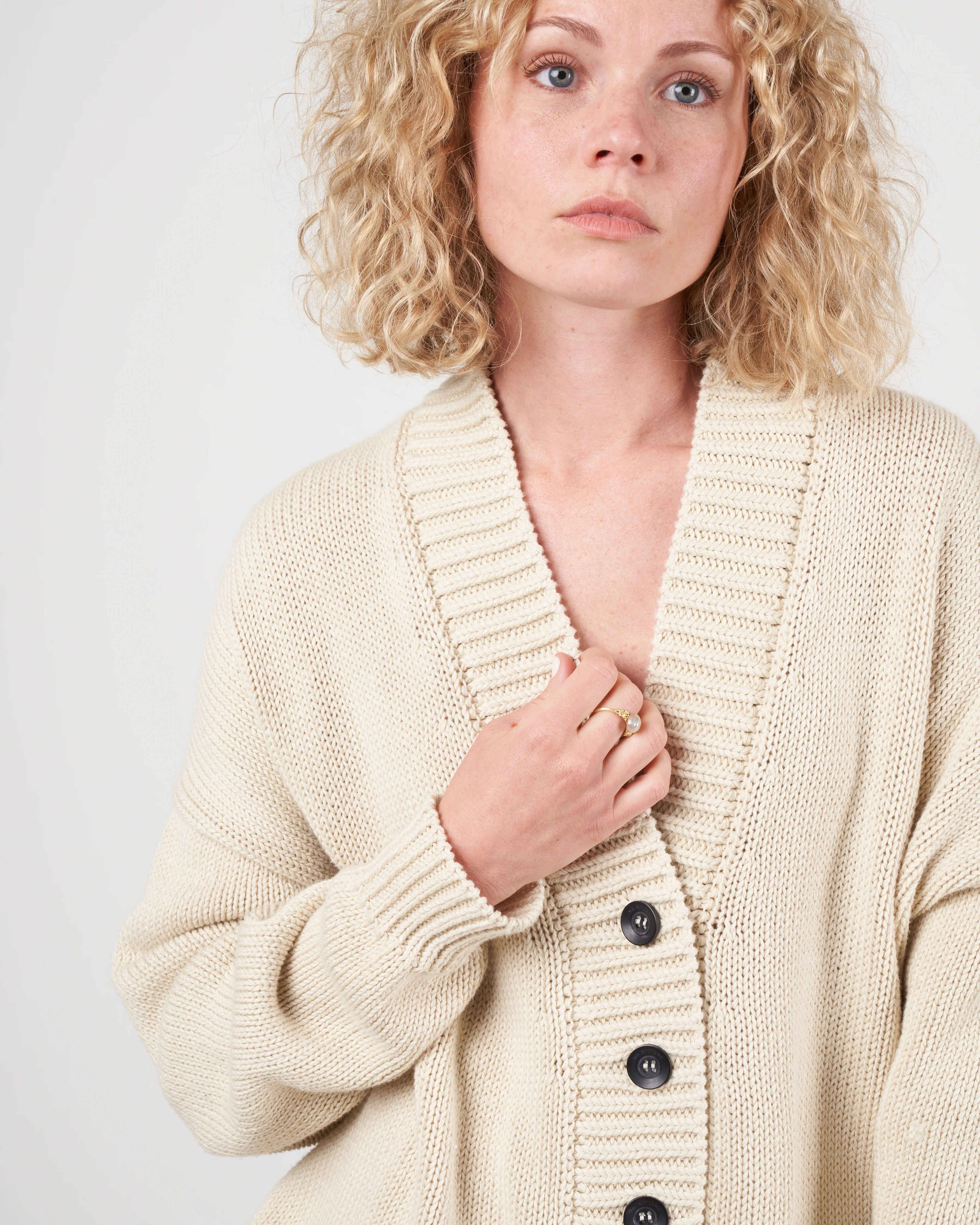 chunky v neck cardigan - ivory - Image 4