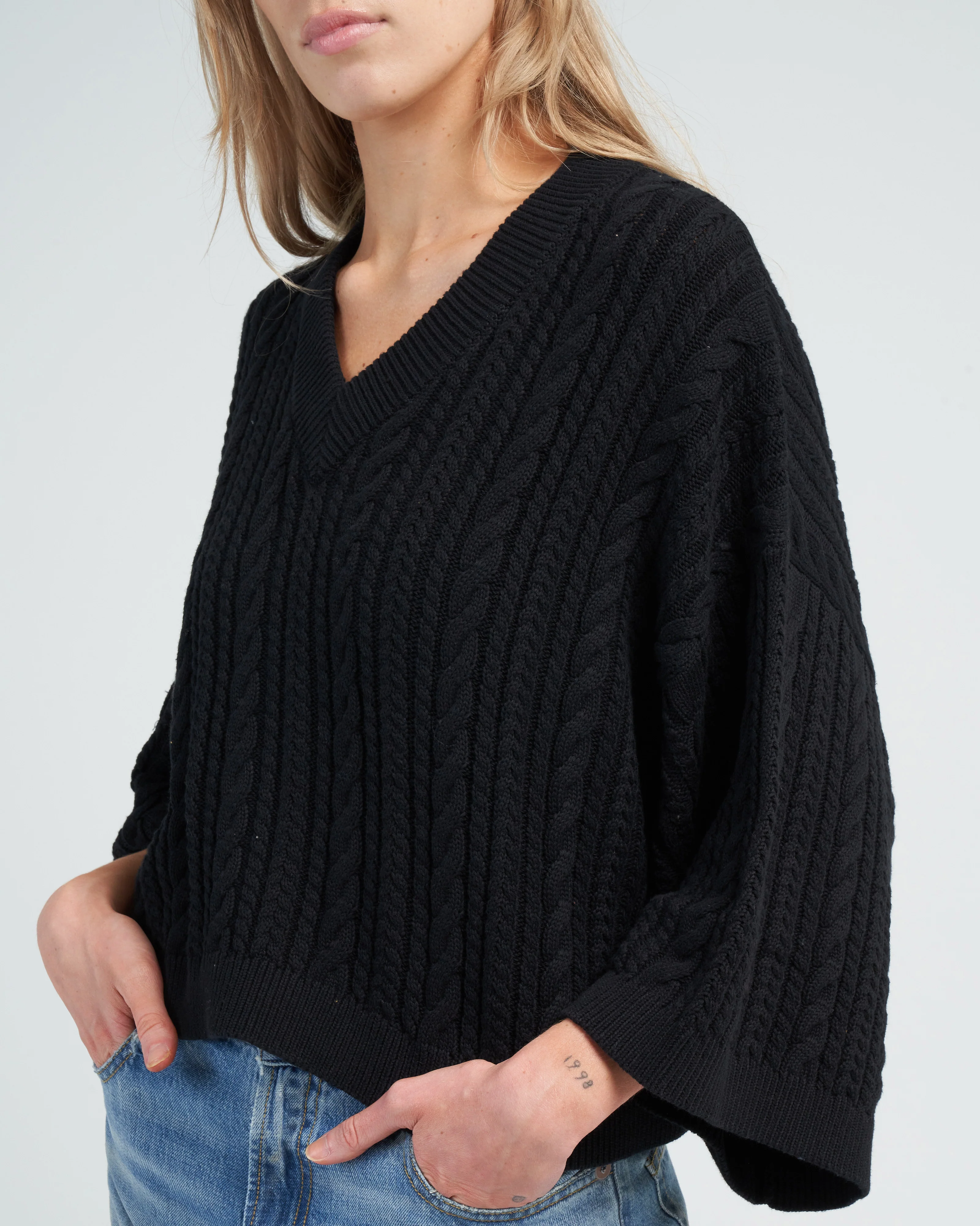 cropped cable v neck - black - Image 5