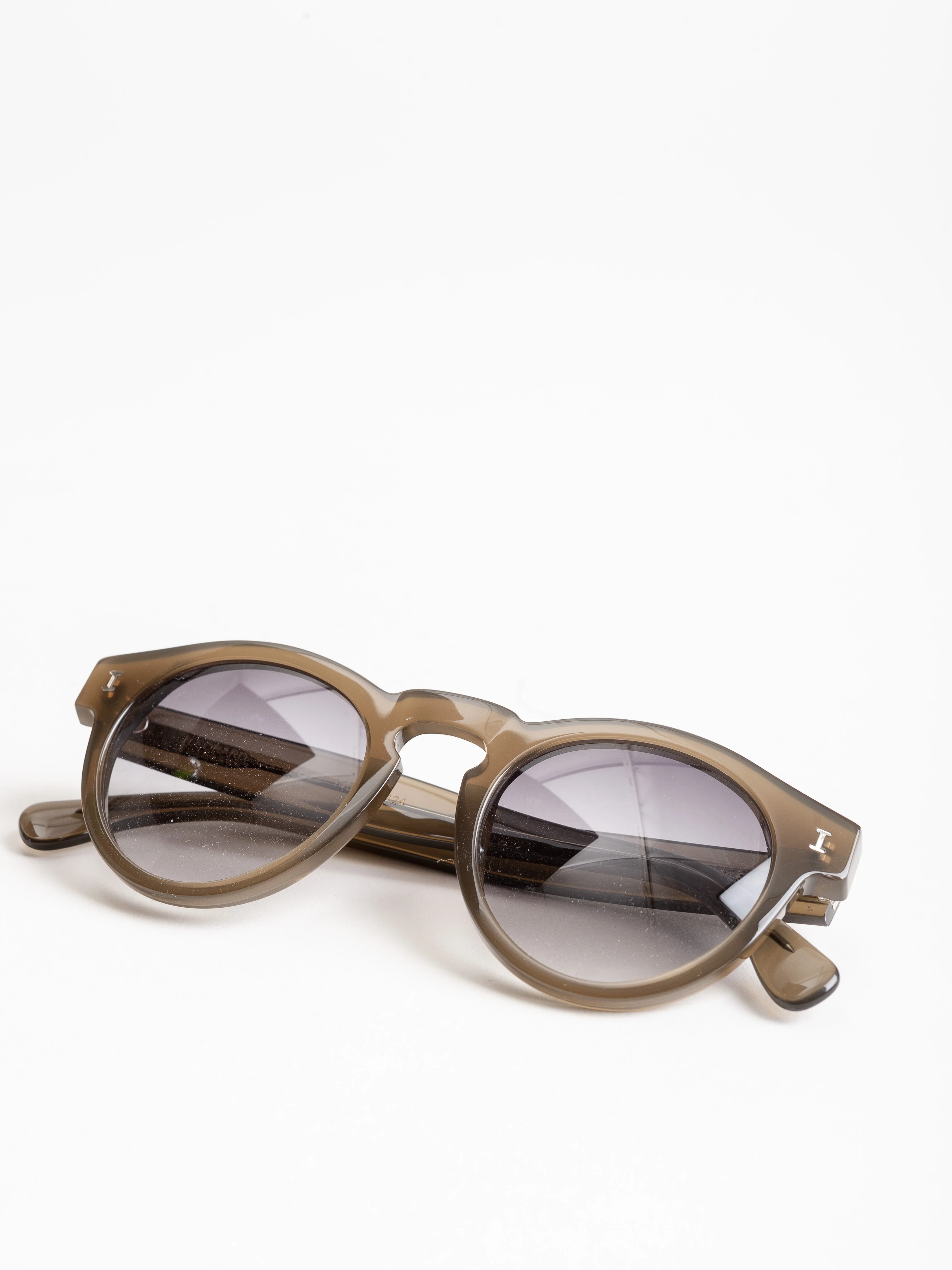 leonard sunglasses - olive with grey gradient - Image 5