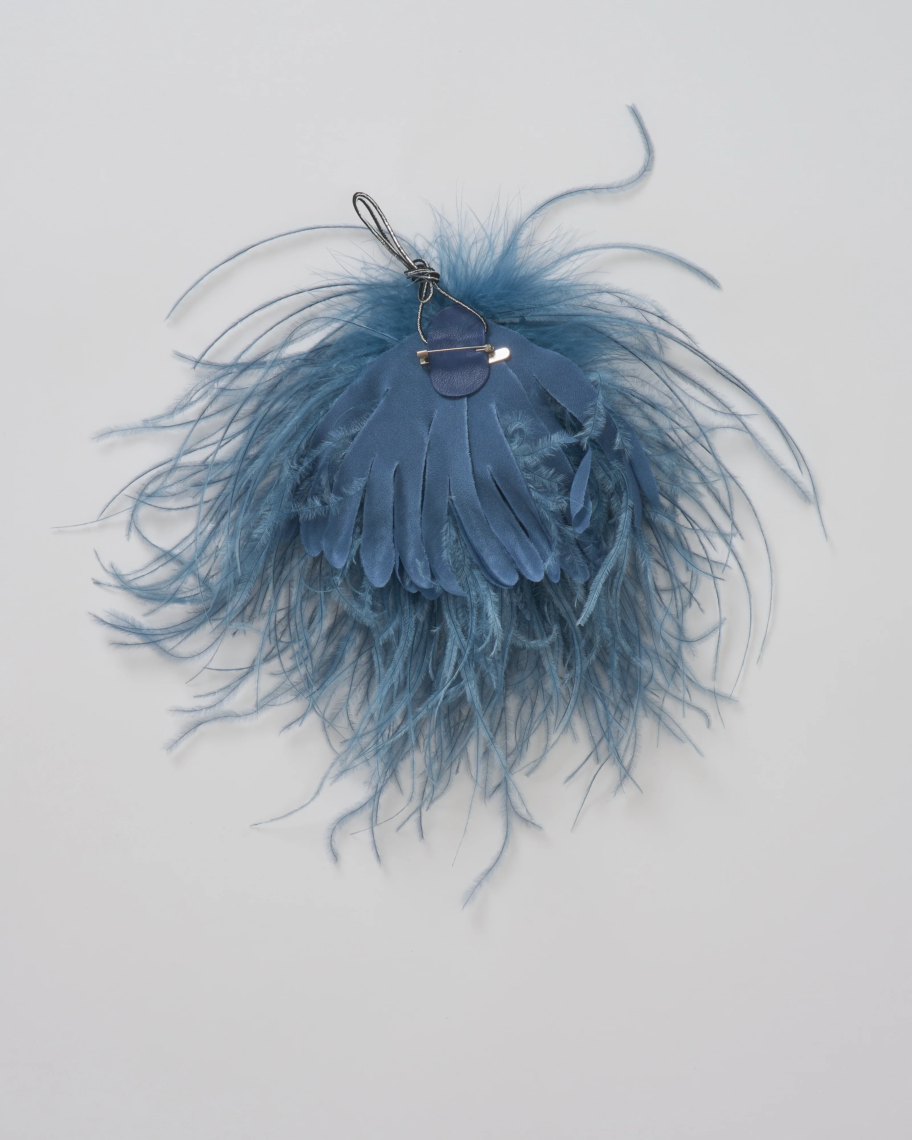 meryl ostrich feather brooch - Image 3