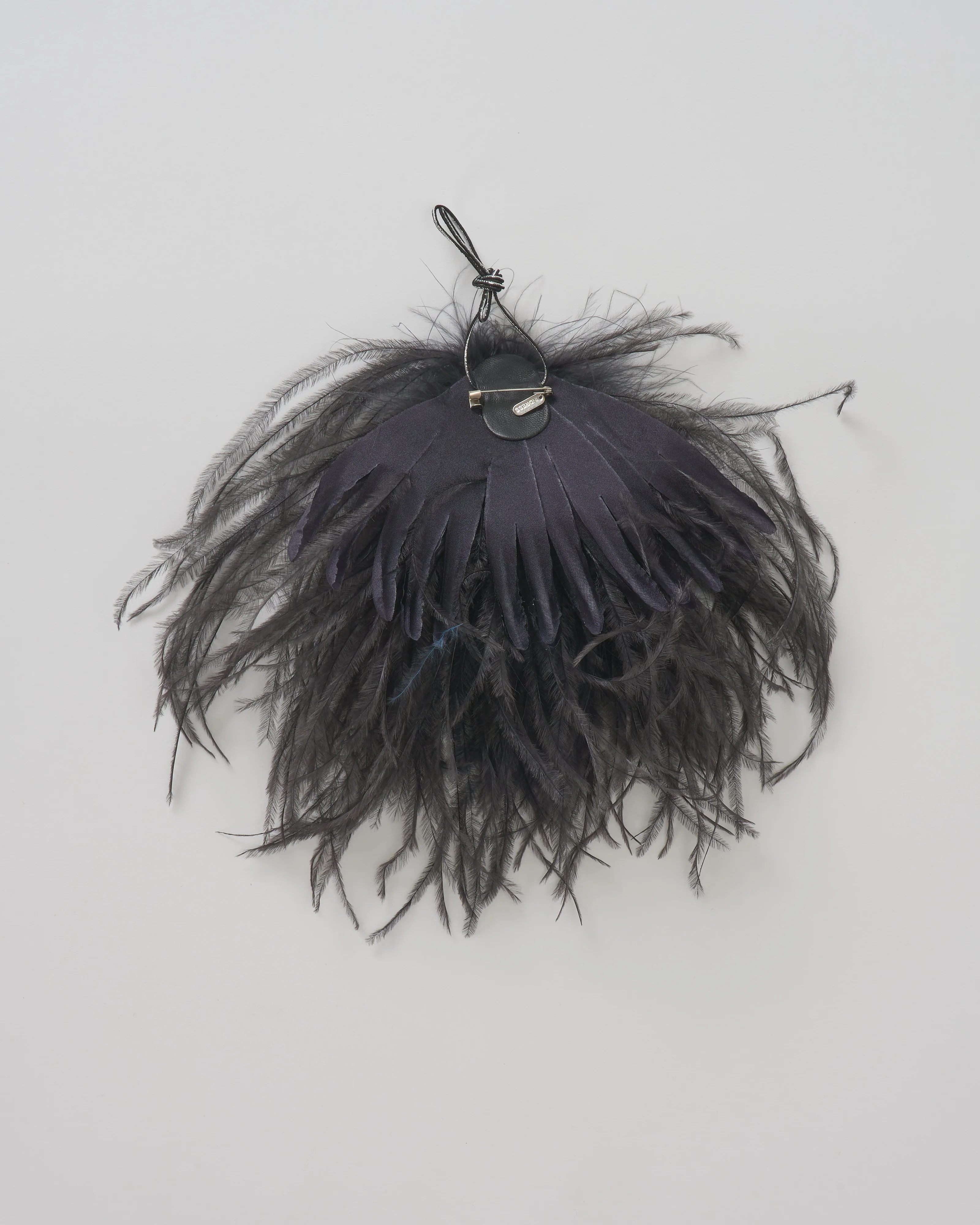 meryl ostrich feather brooch - Image 3