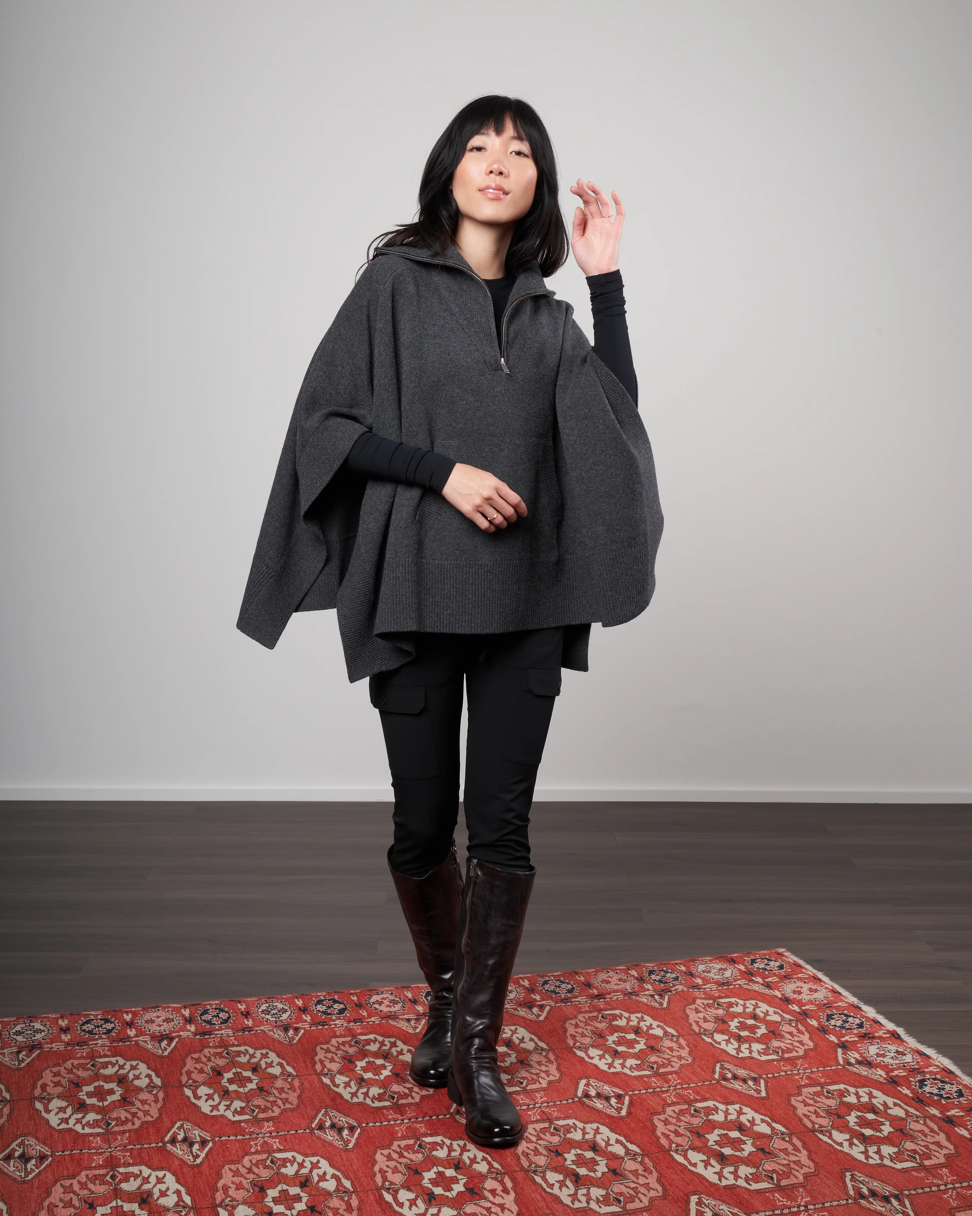 becky poncho - anthracite - Image 2