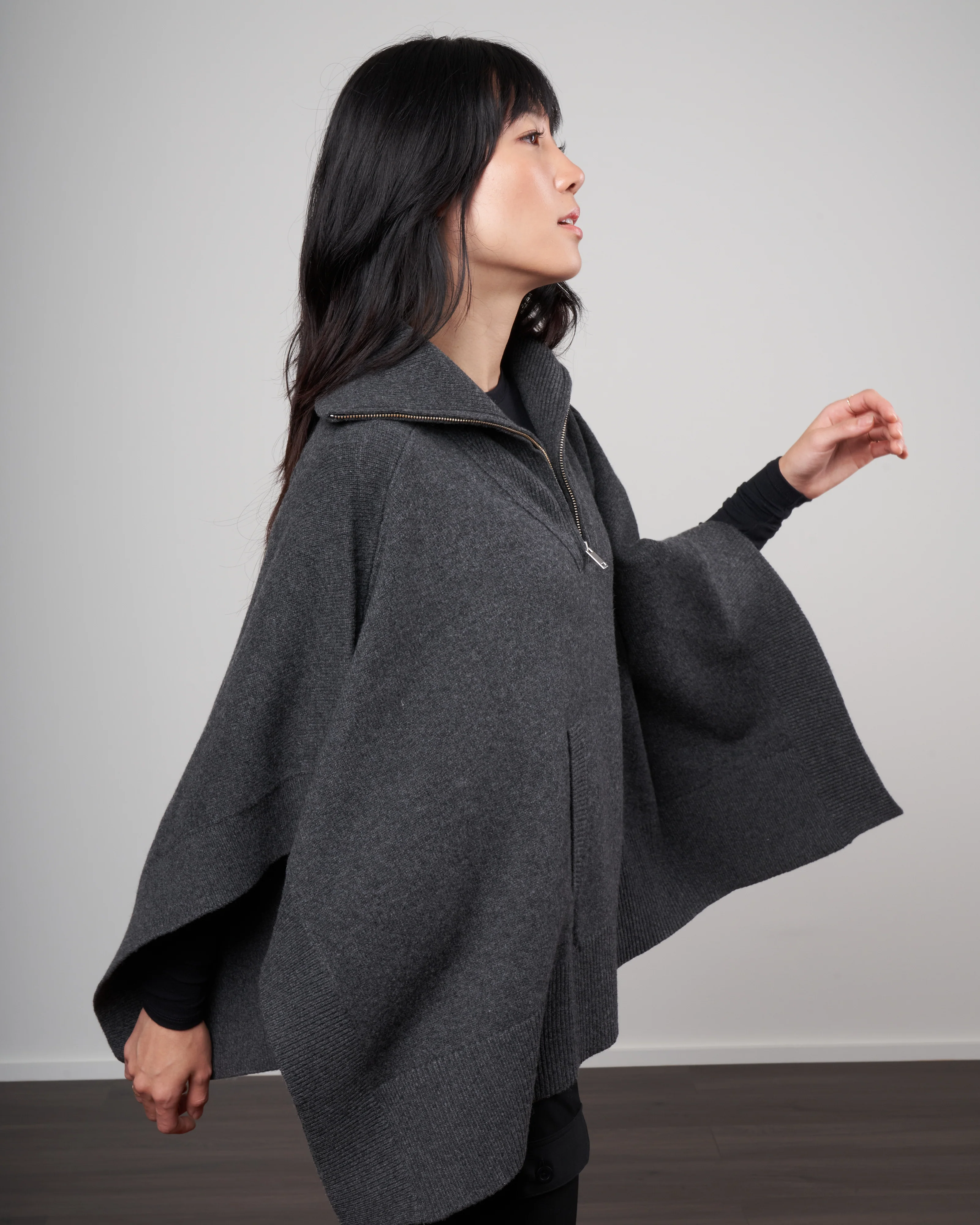 becky poncho - anthracite - Image 3