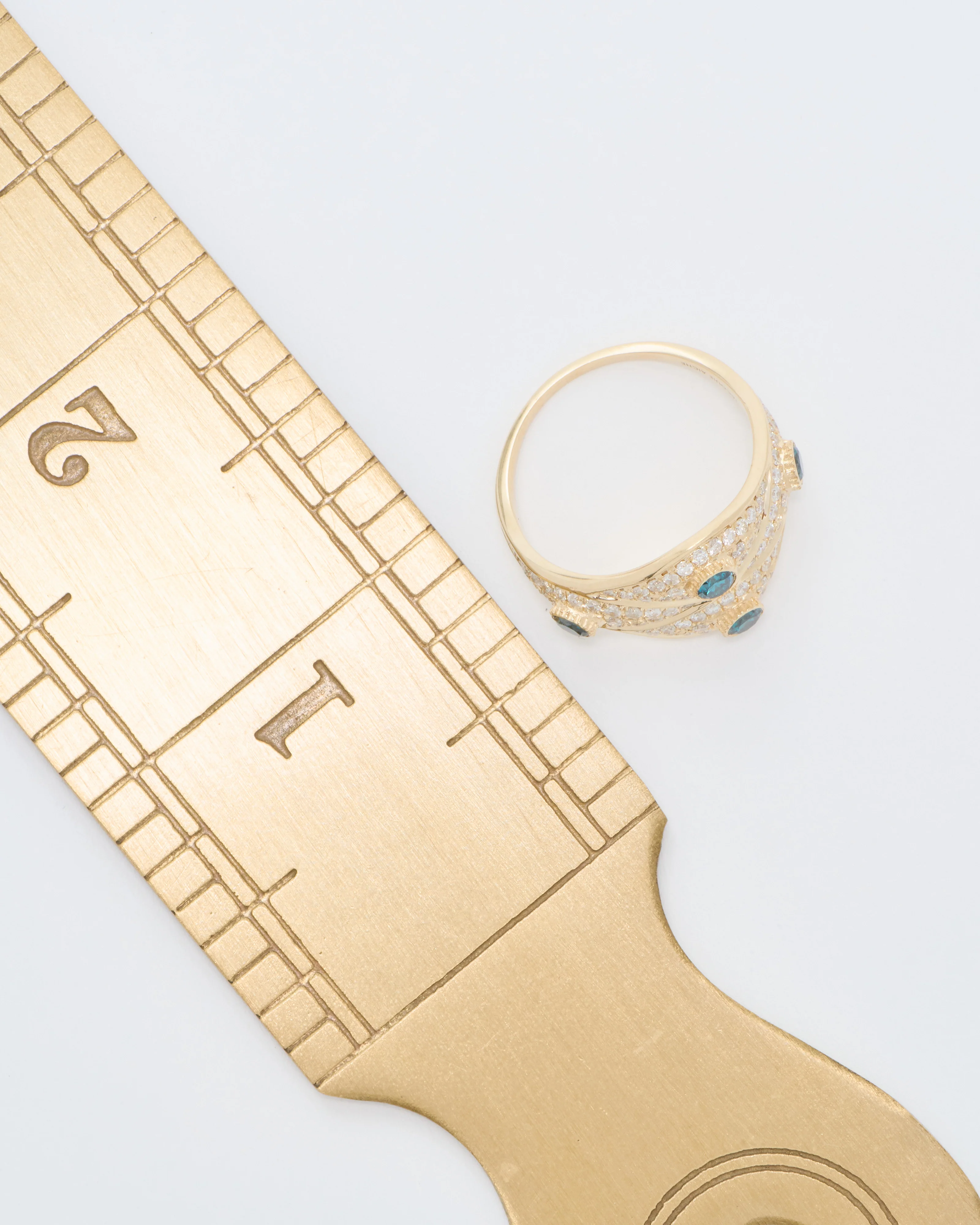 4 blue diamond center pave eye ring - Image 9
