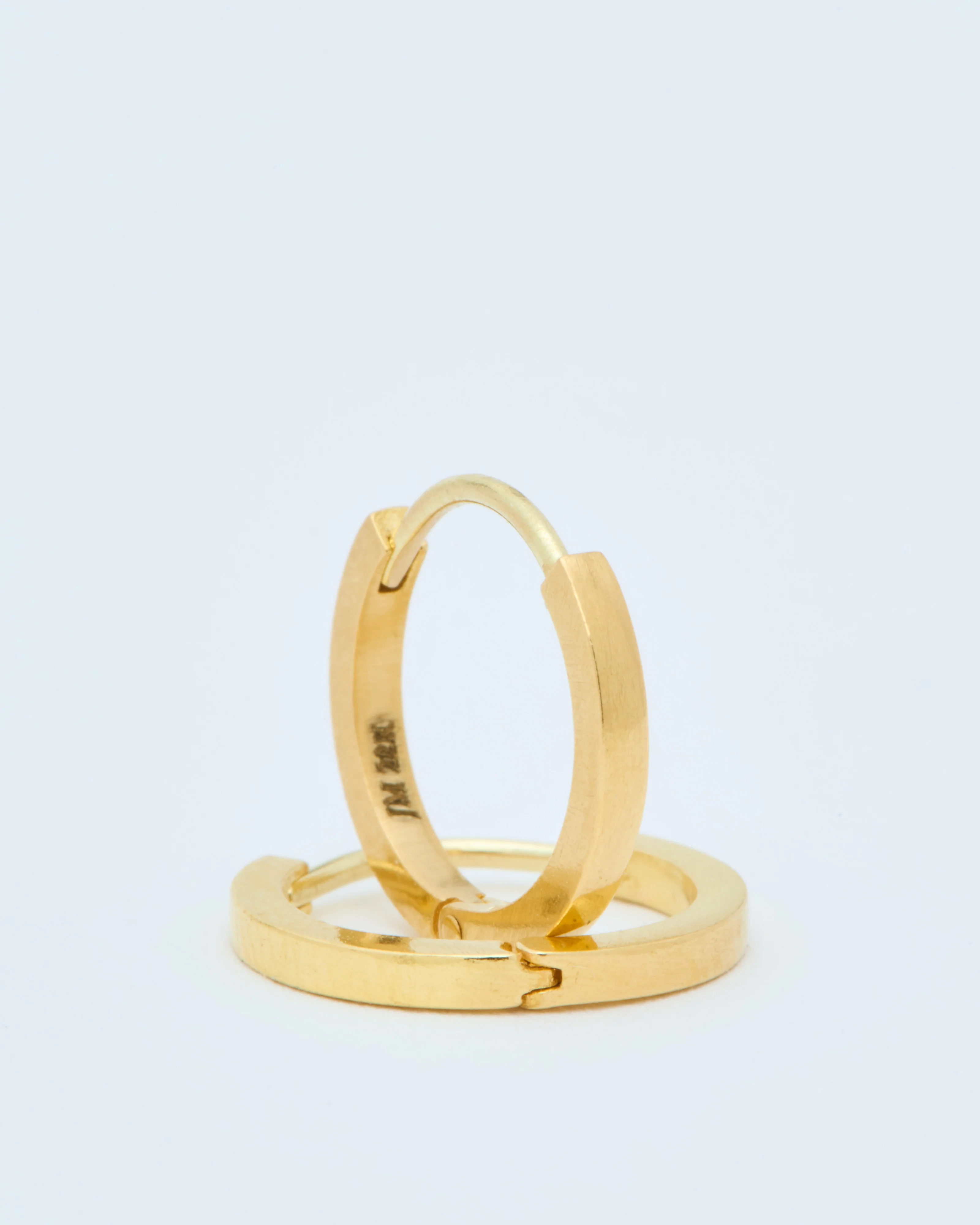 22k plain huggie hoops - Image 2