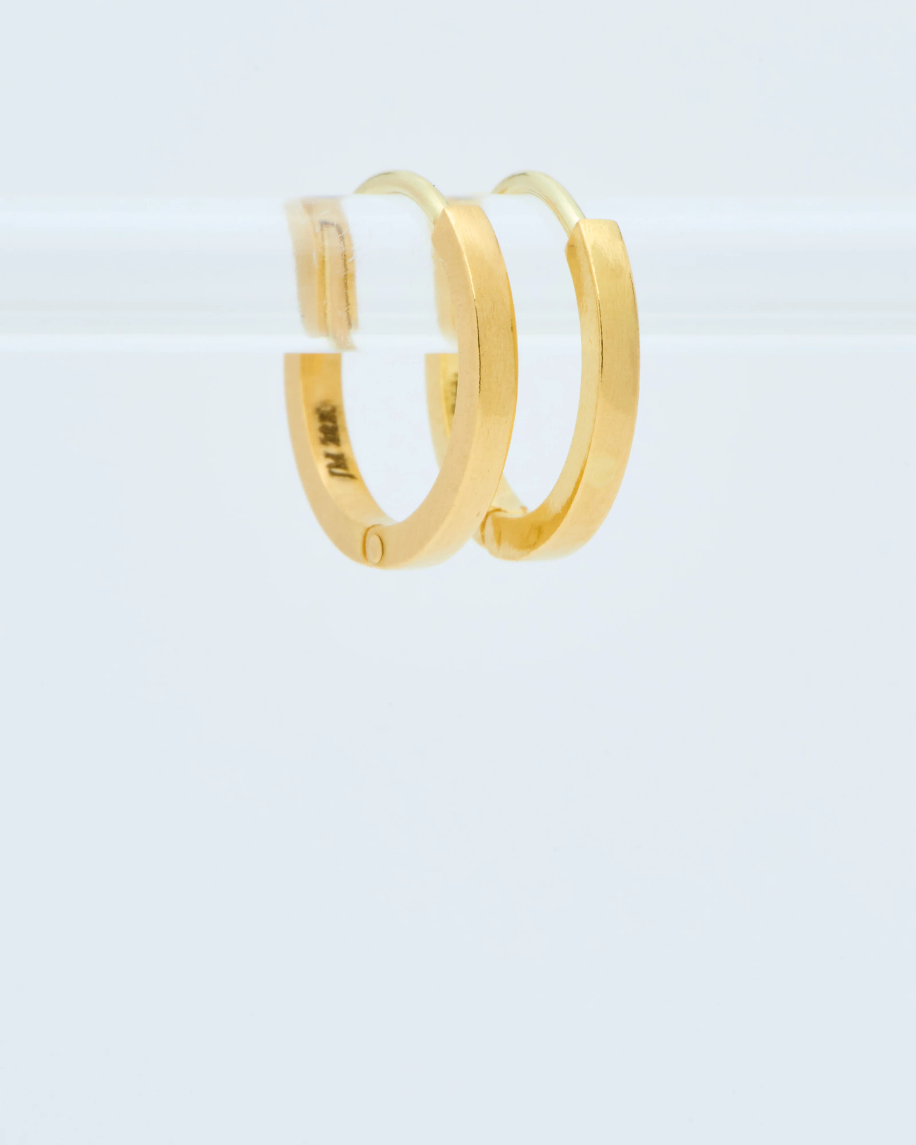 22k plain huggie hoops - Image 5