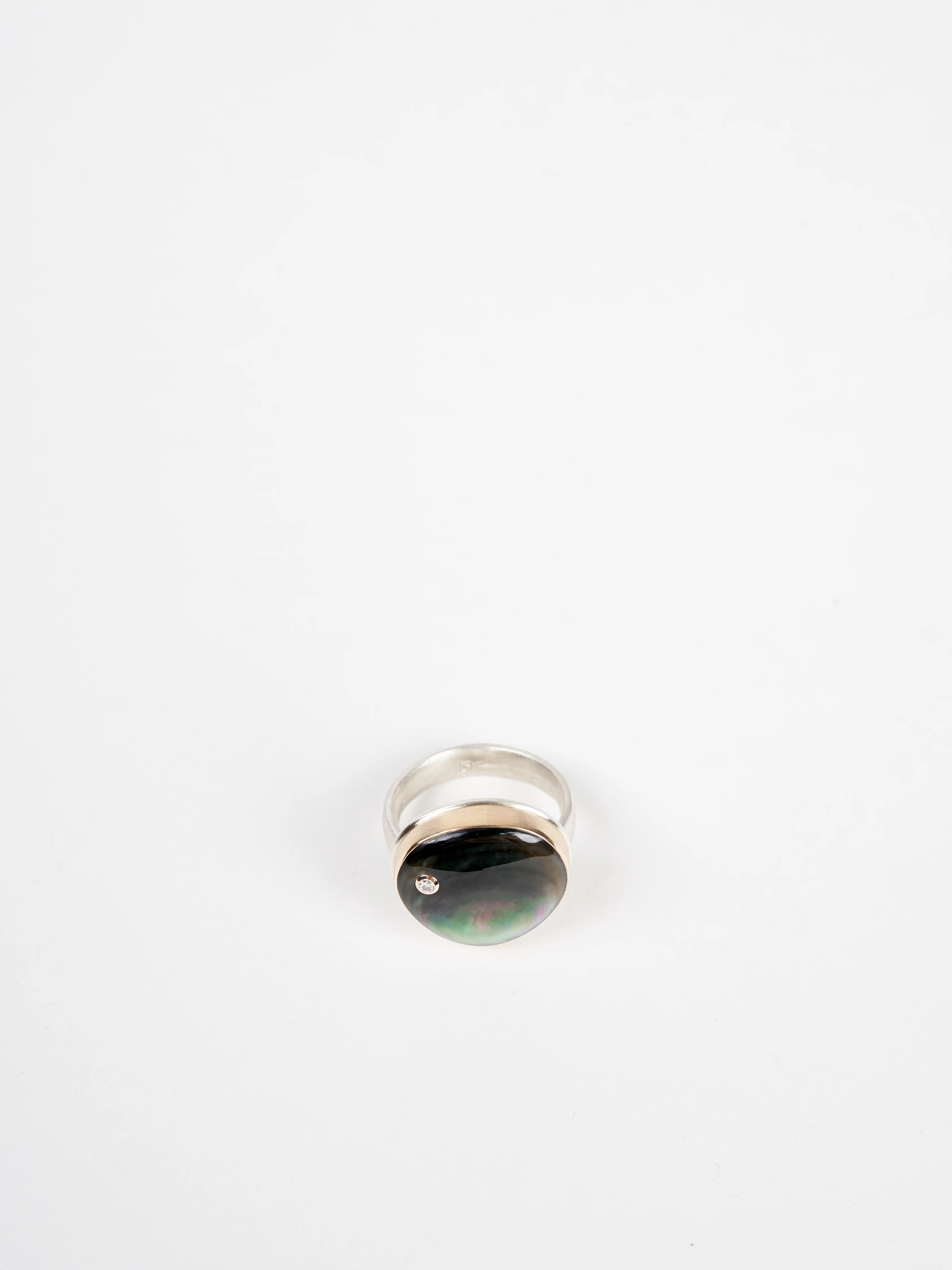 black mother of pearl & diamond ring - Image 4