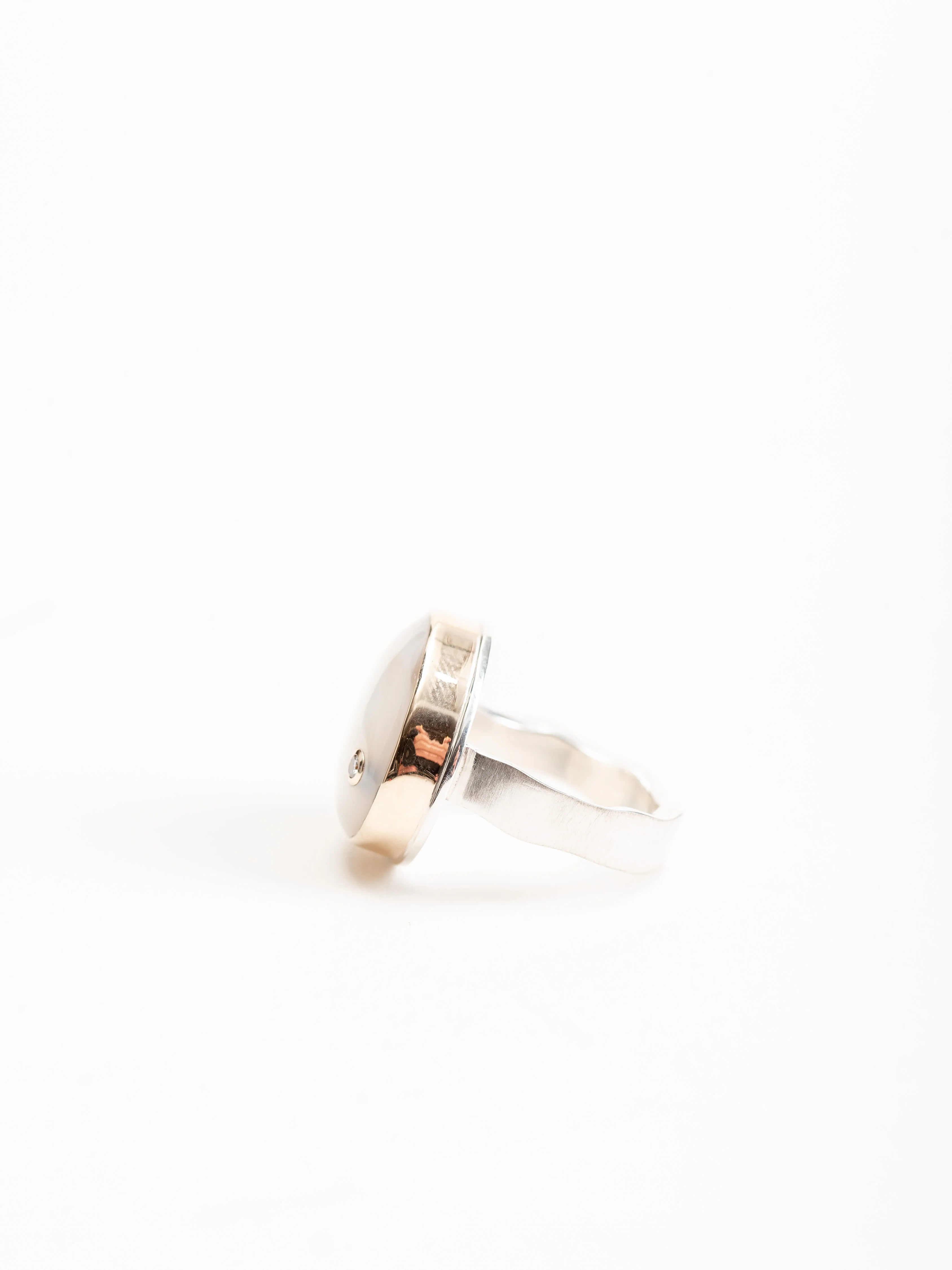 mother of pearl & diamond ring - Image 2