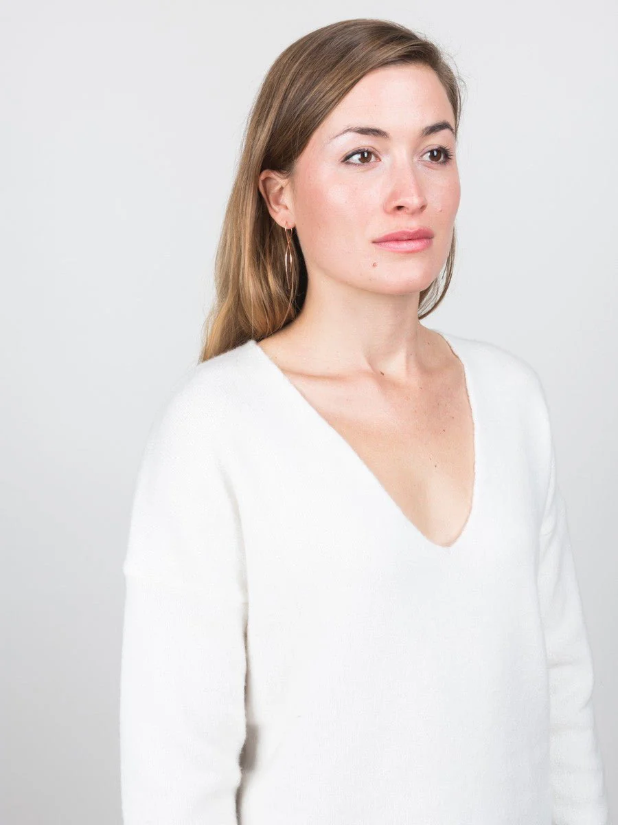 v-neck sweater - cream - Image 4