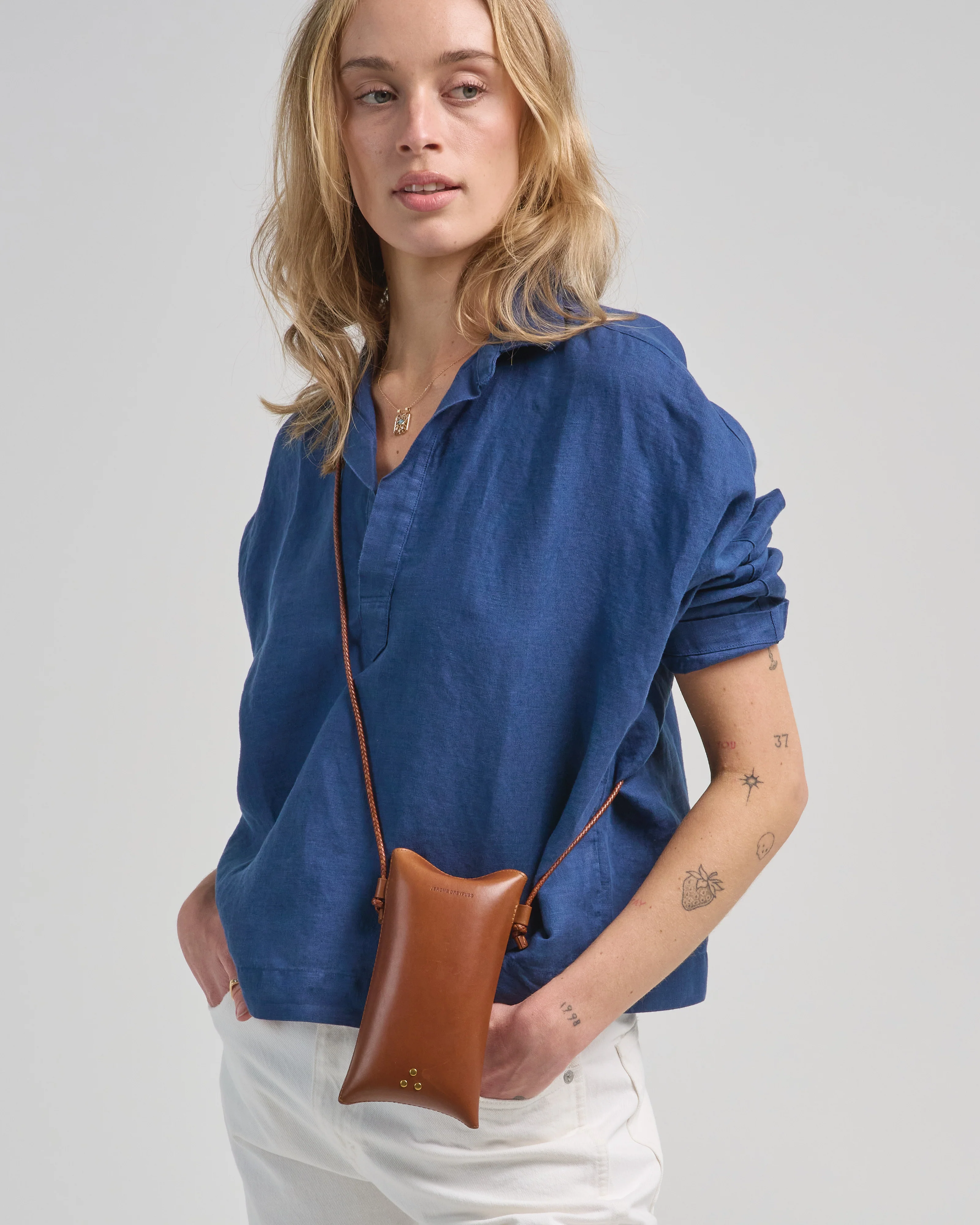 louis mobile crossbody pouch - Image 2