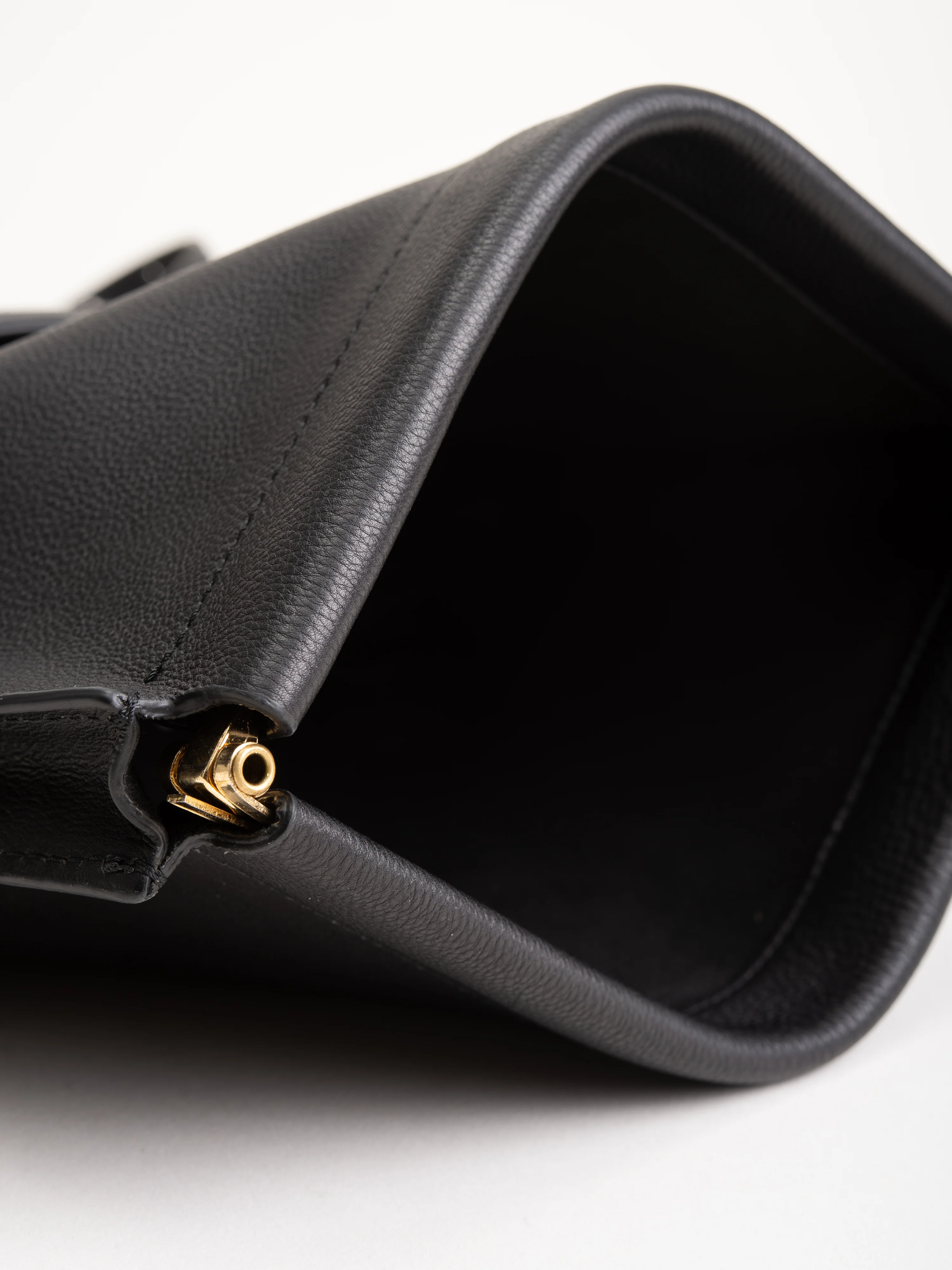 yves shoulder bag - noir brass - Image 5