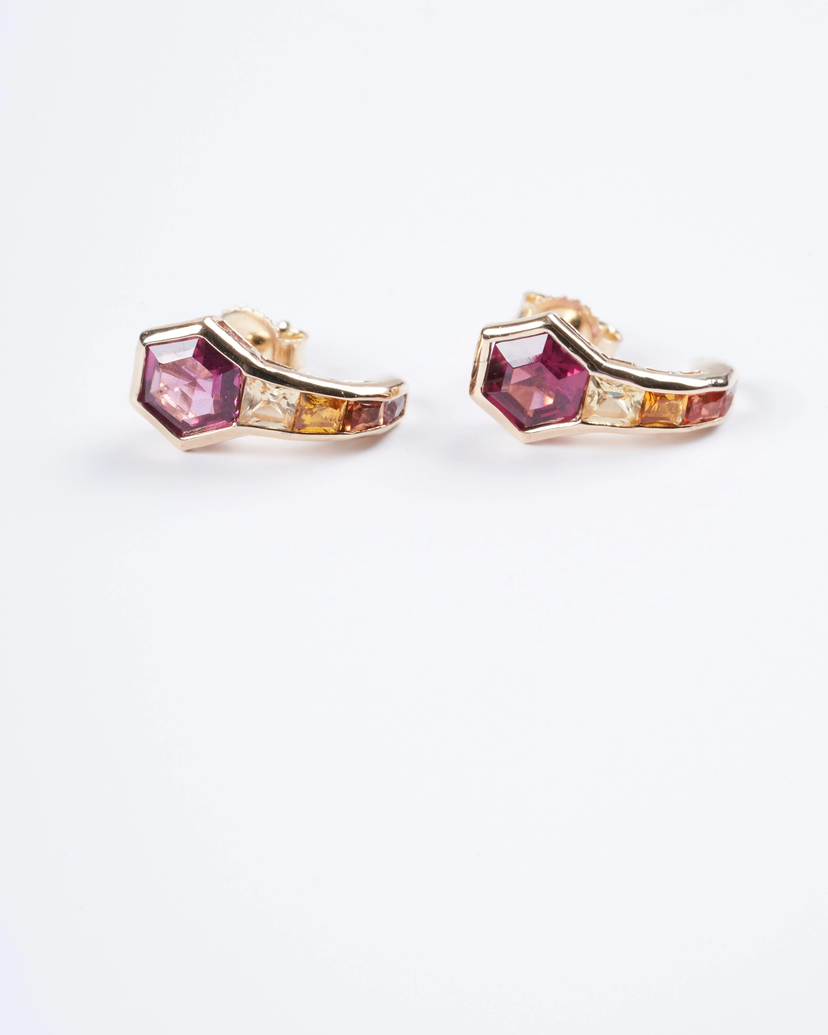 pod earrings with rhodolite garnets and yellow sapphires in yellow gold - yellow - Image 2