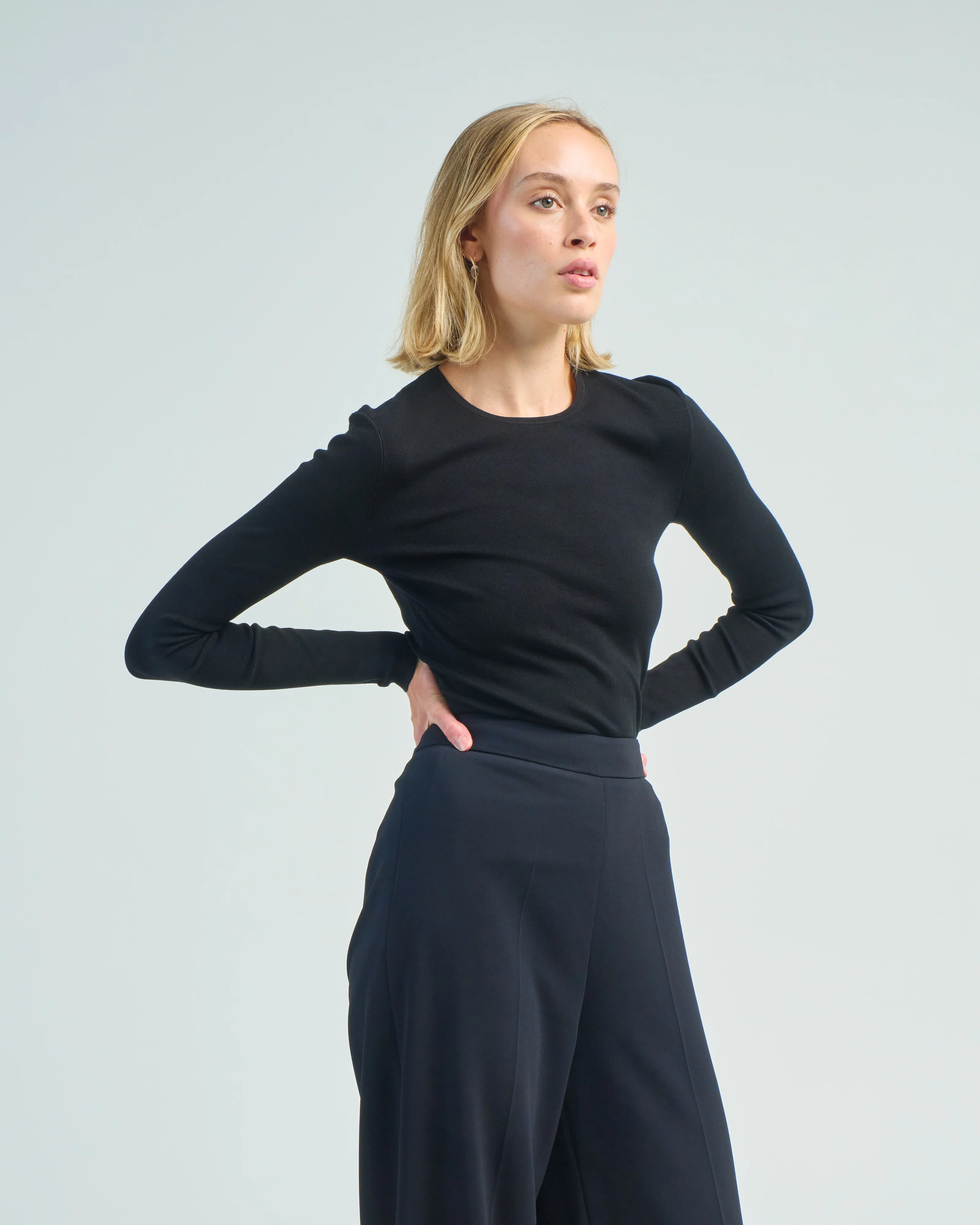 round neck long sleeve - Image 3