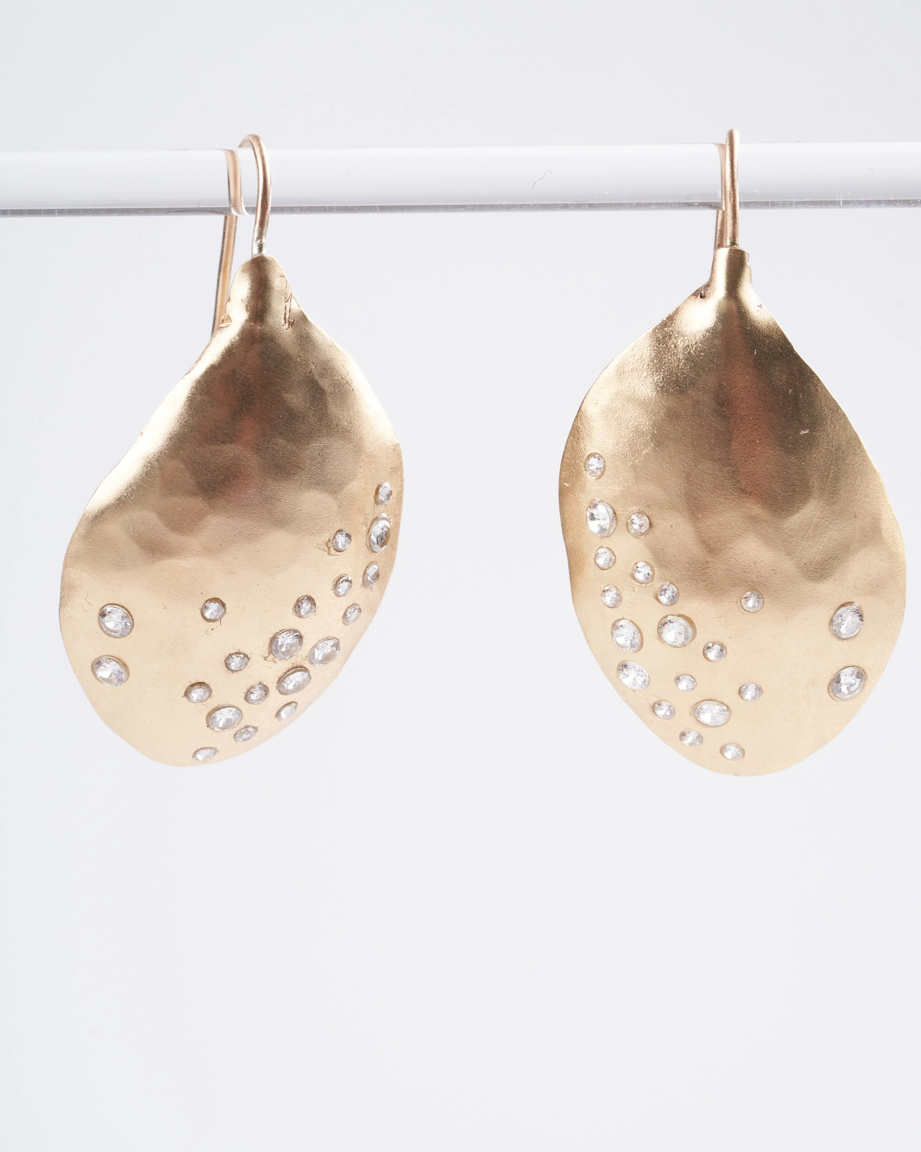 bronze petal earring- bronze - Image 2