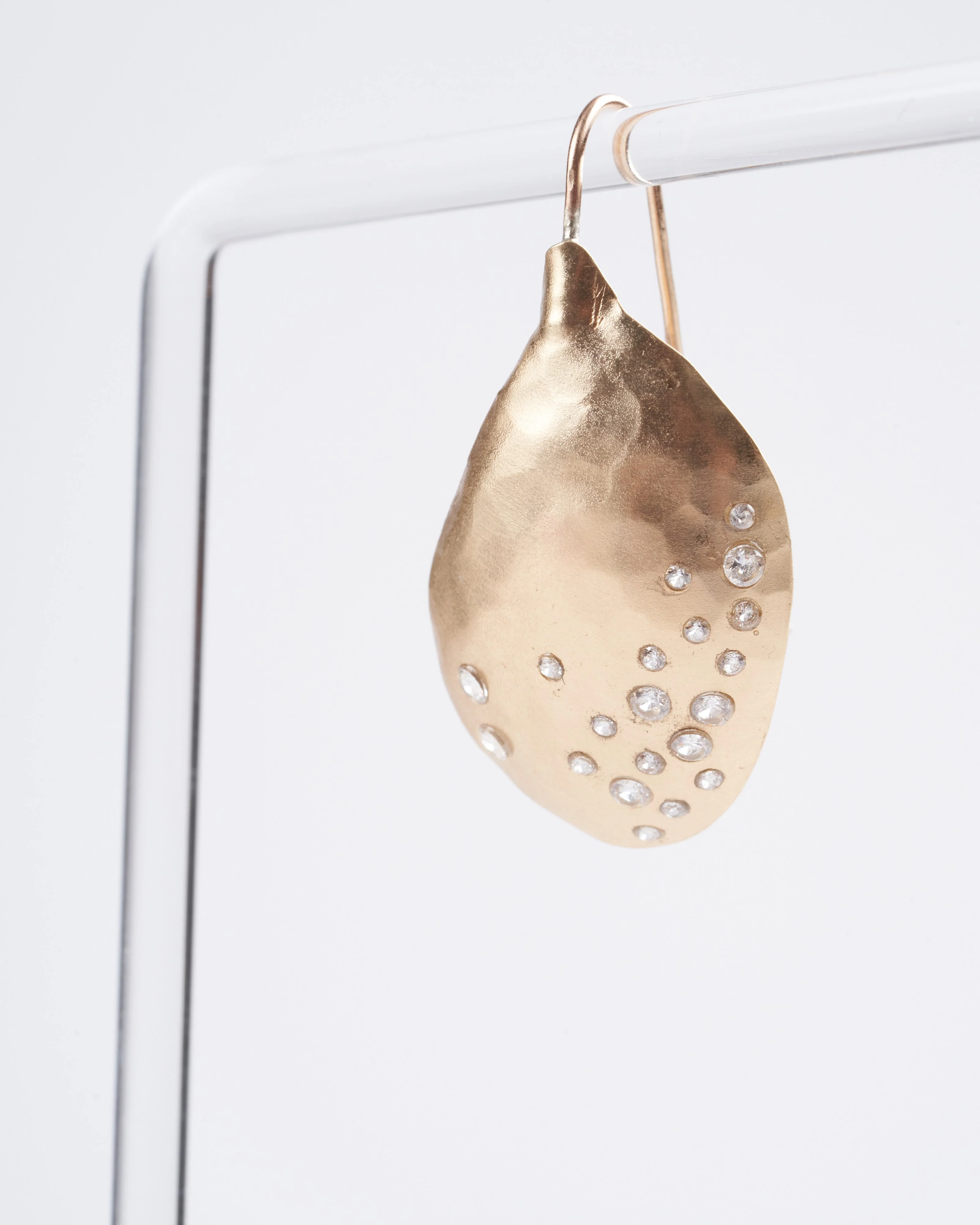 bronze petal earring- bronze - Image 3