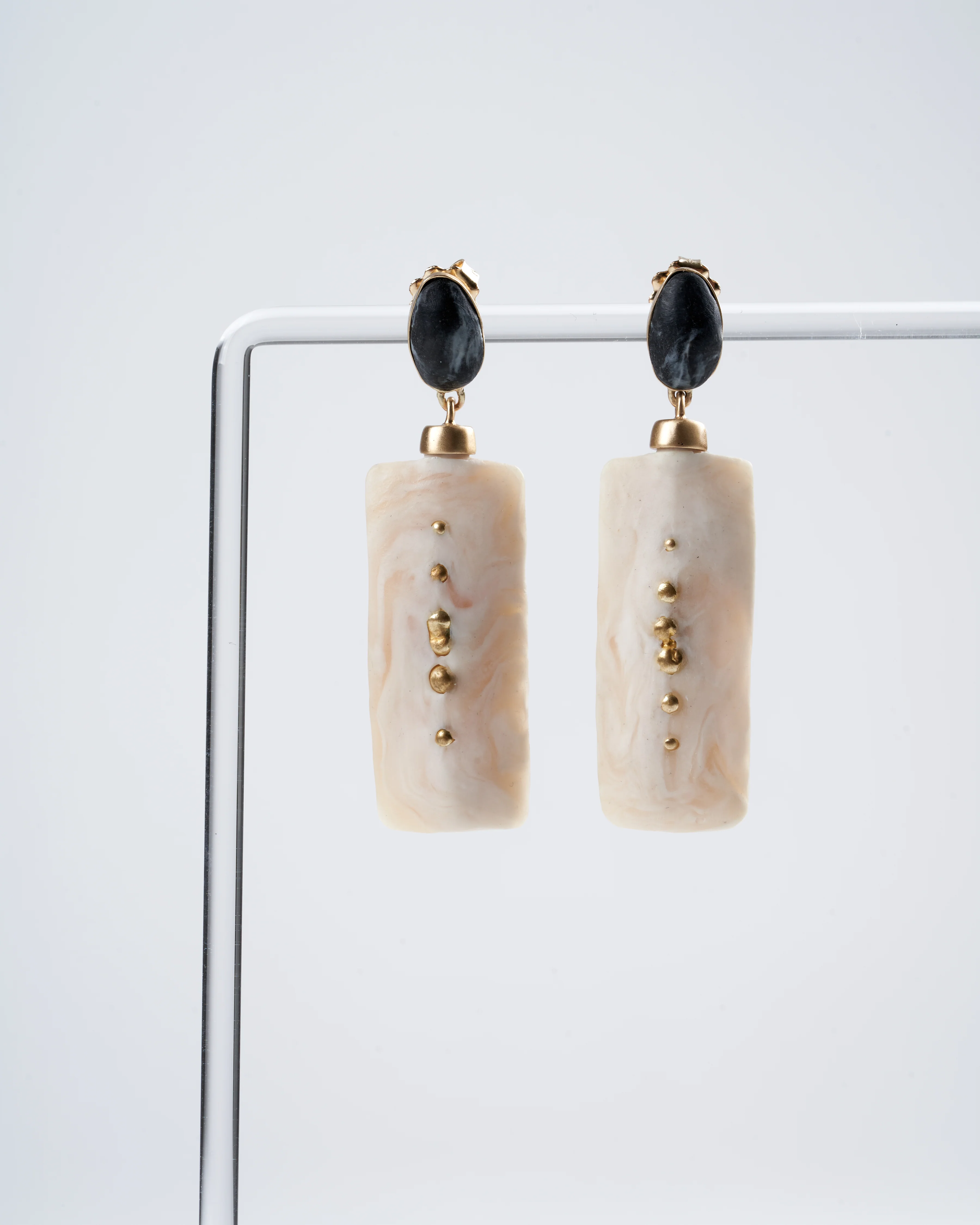 monolith cream clay earring - clay - Image 2